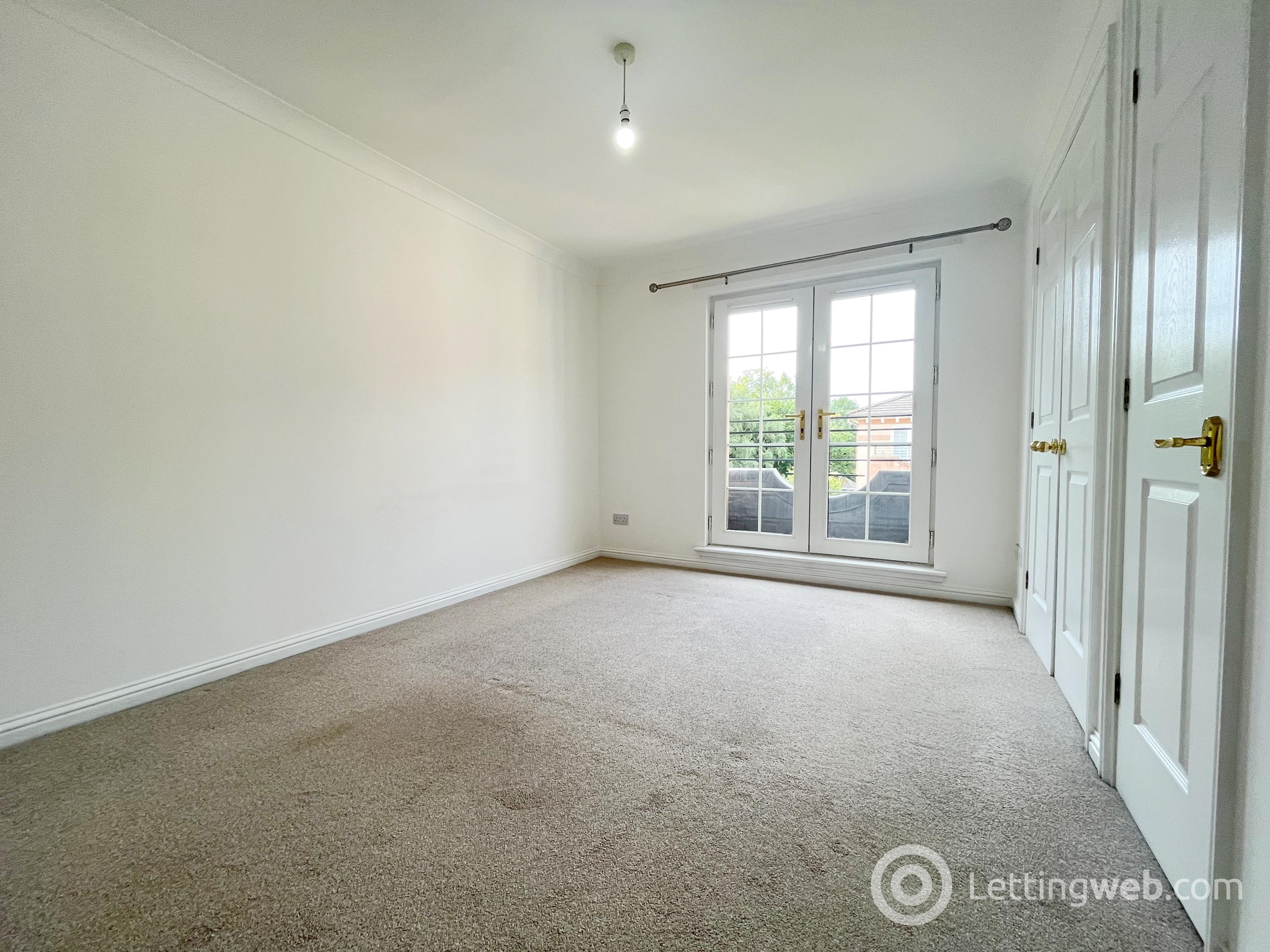 Property to rent in 98 Old Station Court, Bothwell, Glasgow, G71 8PE