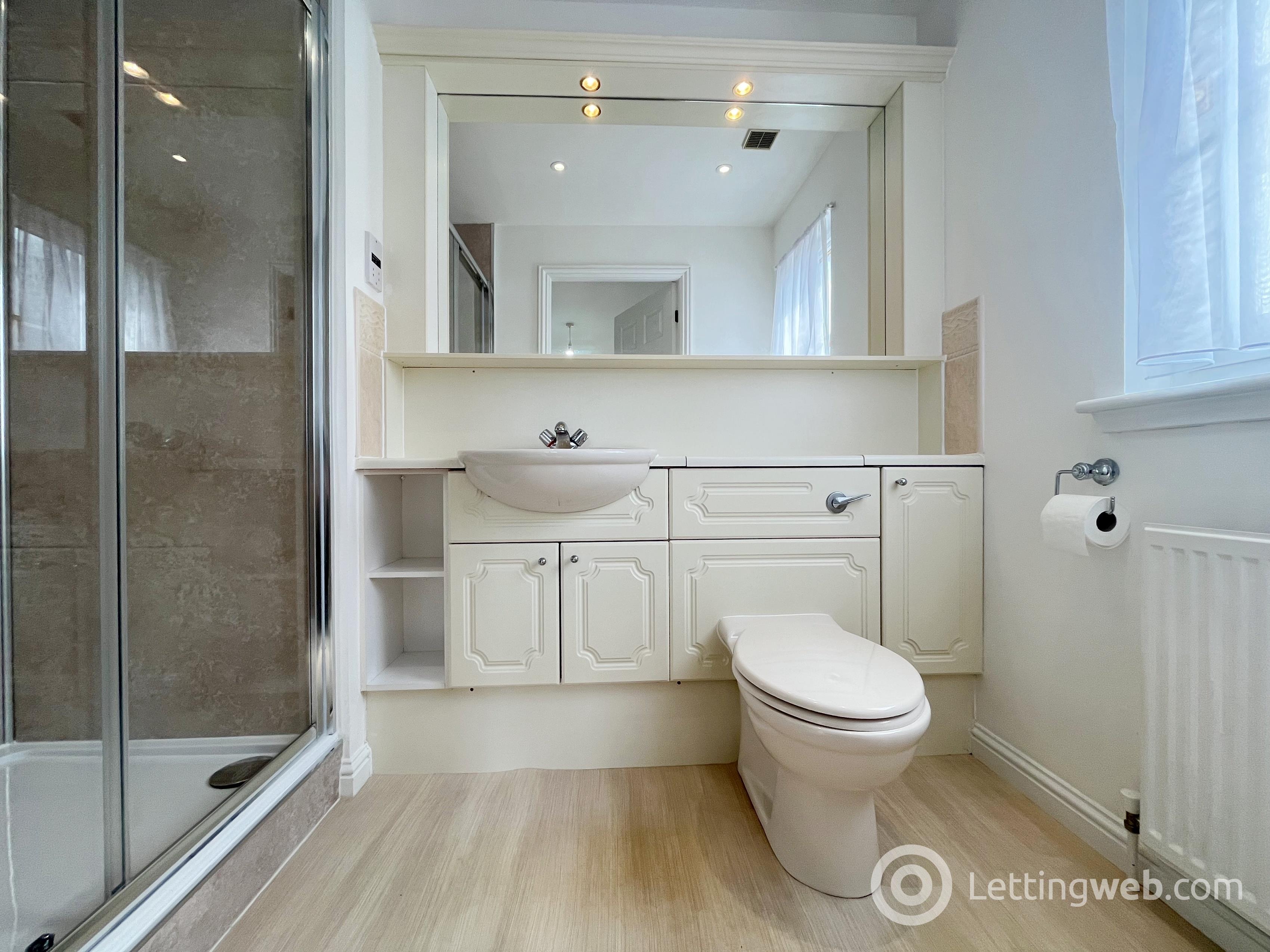 Property to rent in 98 Old Station Court, Bothwell, Glasgow, G71 8PE