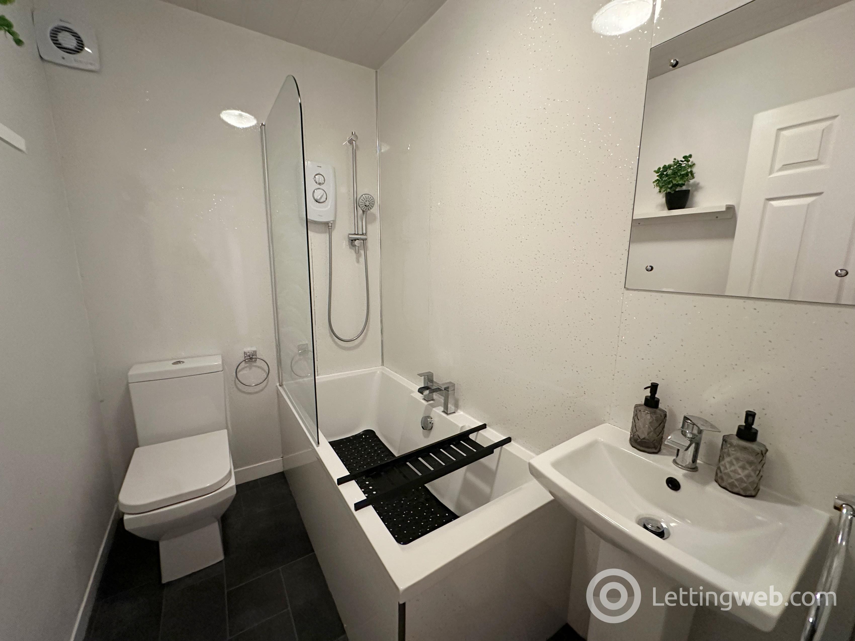 Property to rent in London Street, Larkhall, ML9 1AG