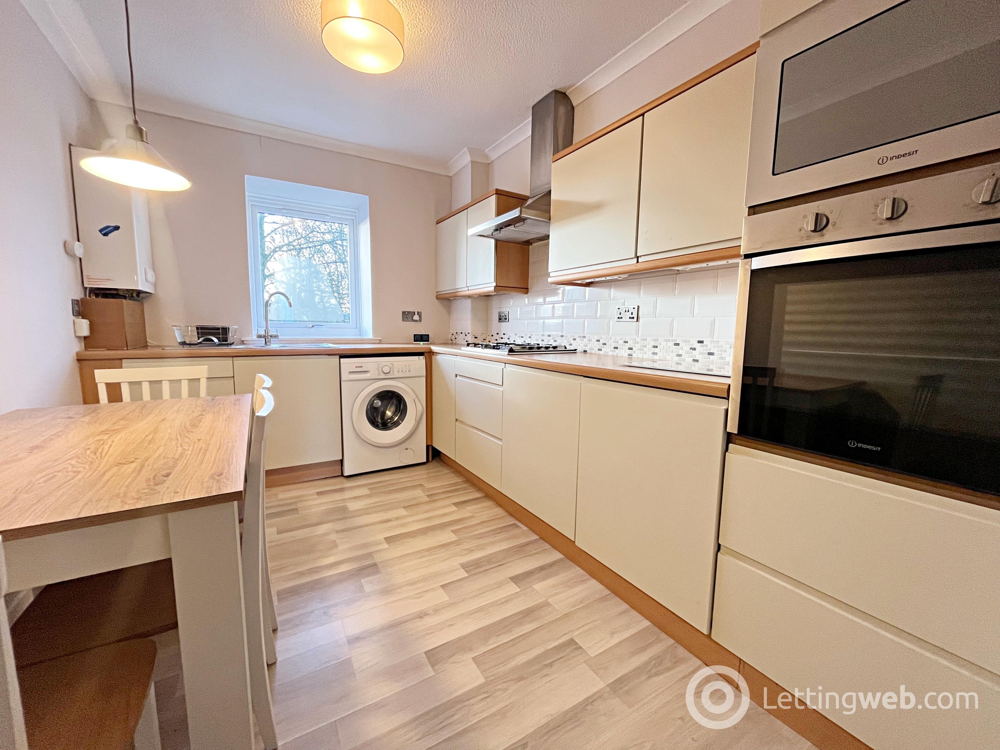 Property to rent in Park View, Strathaven, ML10 6NW