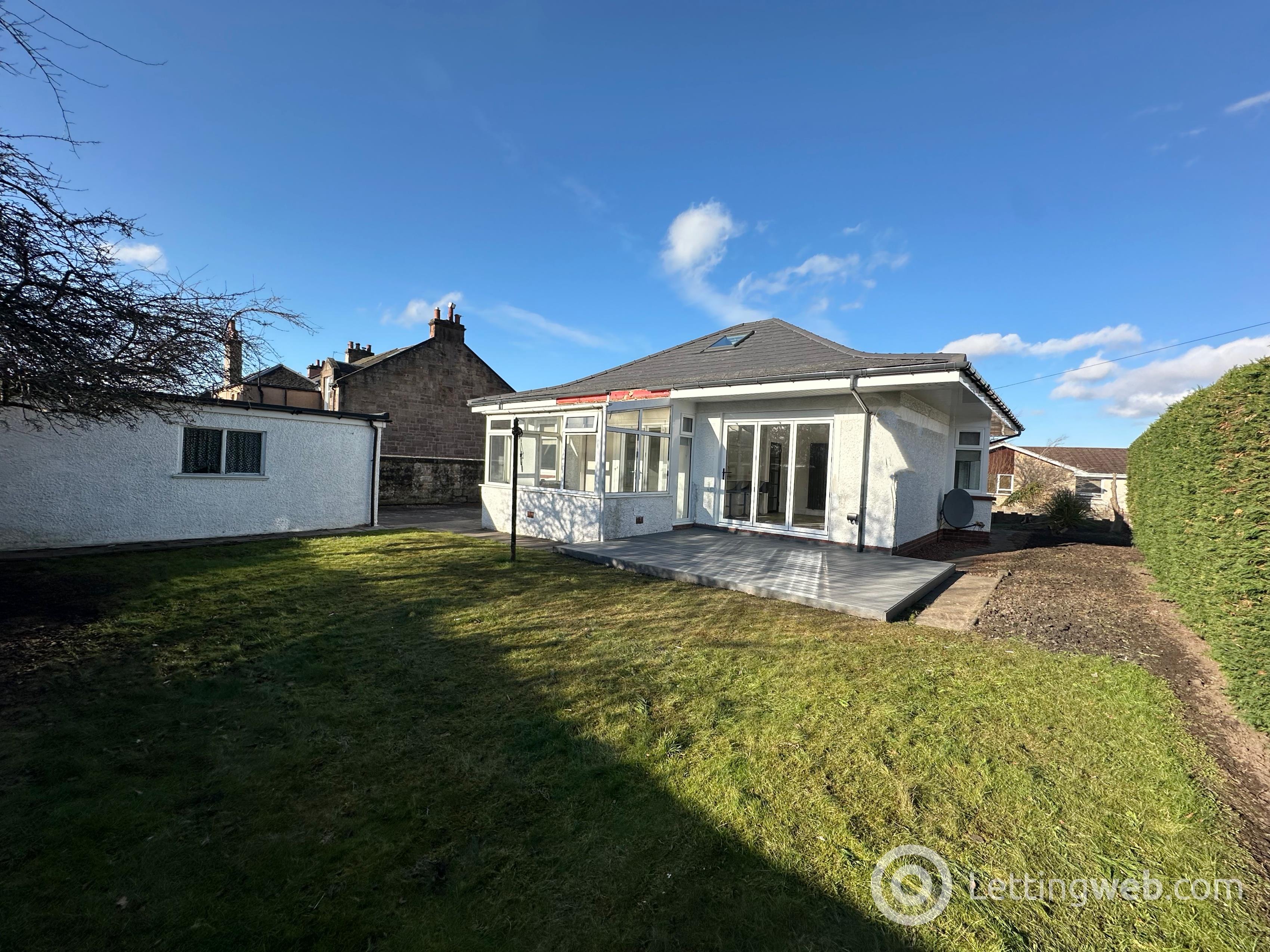 Property to rent in 2 Woodland Gardens, Hamilton, ML3 7JE