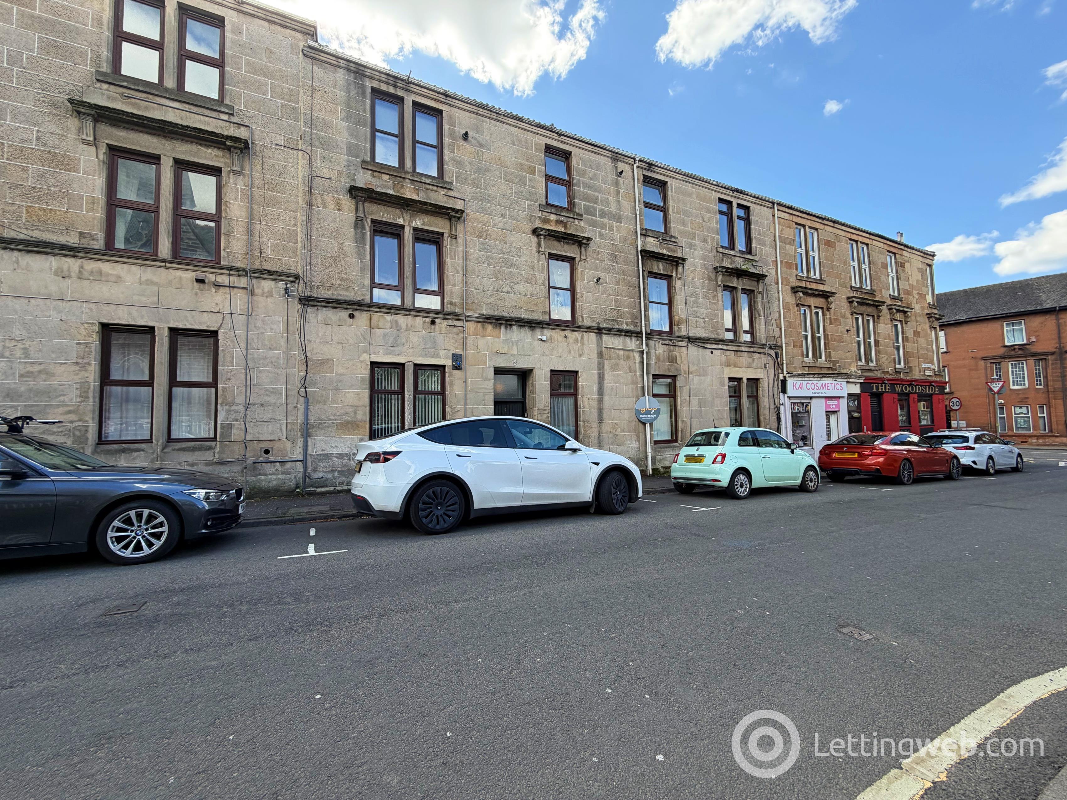 Property to rent in 8/7, Woodside Walk, Hamilton, ML3 7HY