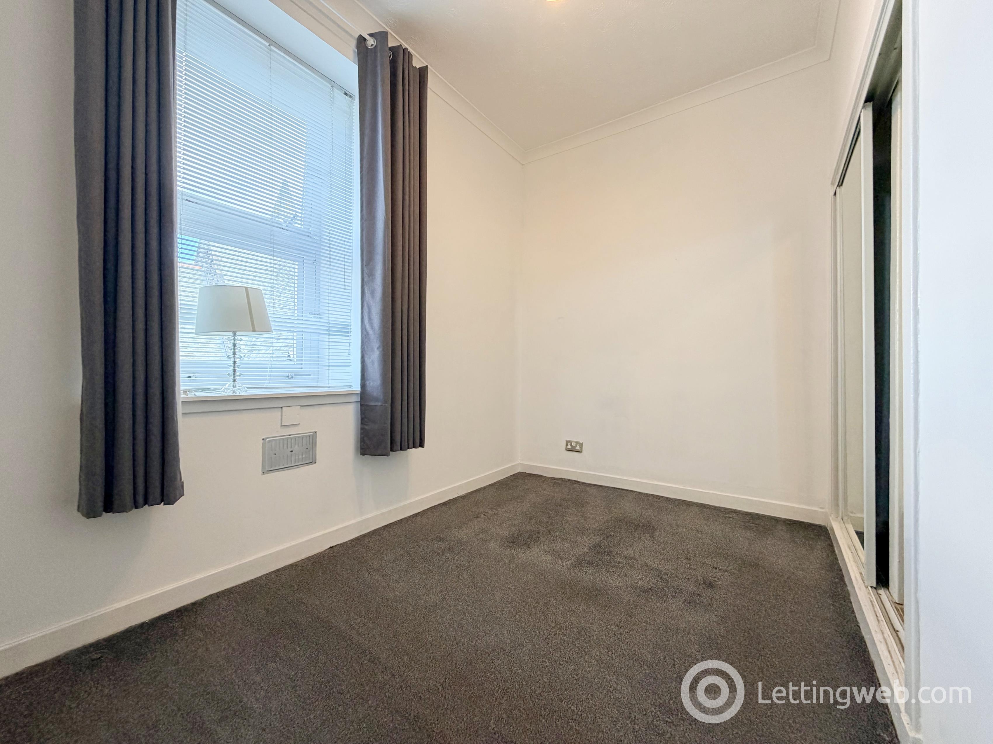 Property to rent in 8/7, Woodside Walk, Hamilton, ML3 7HY