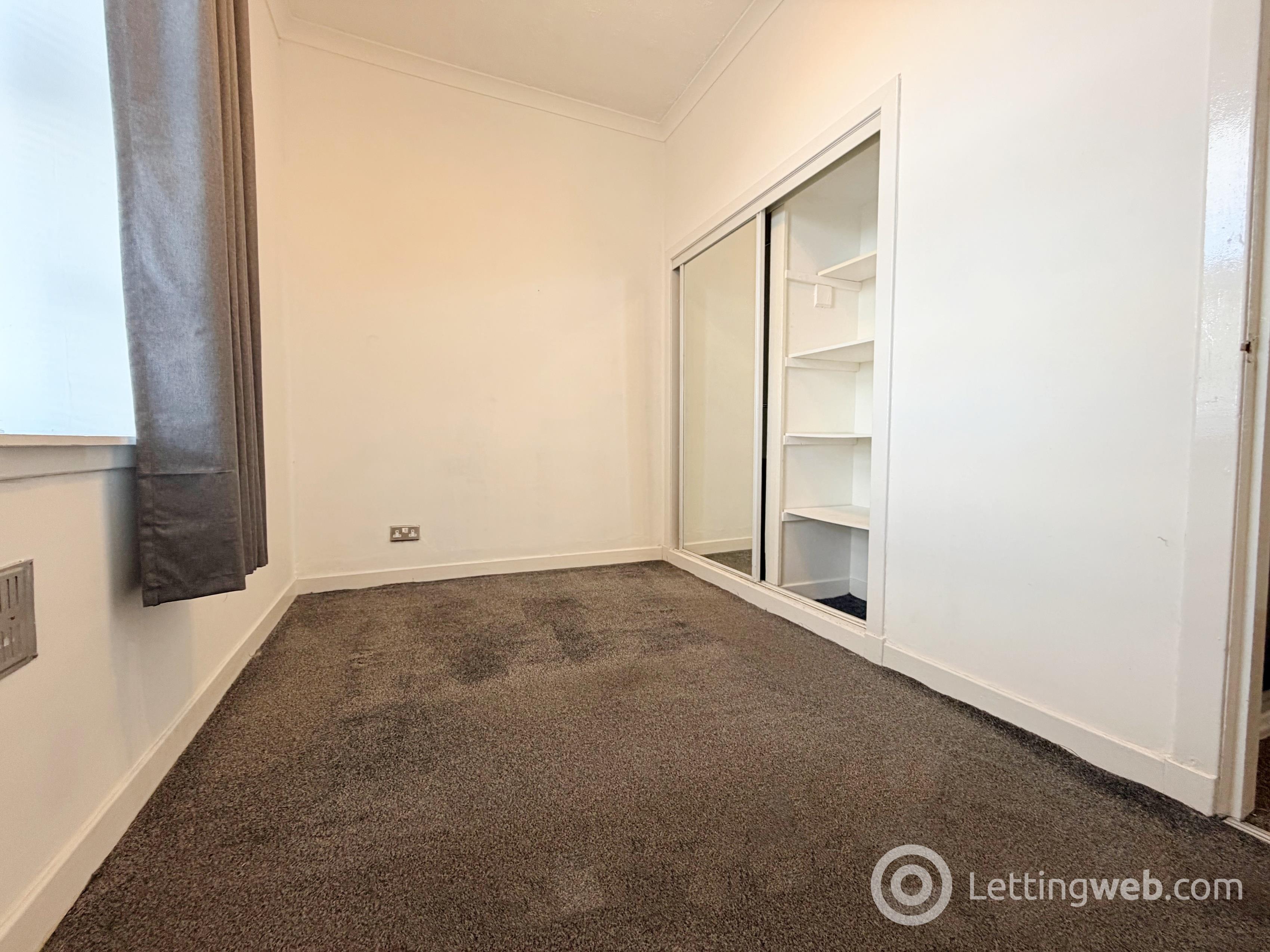 Property to rent in 8/7, Woodside Walk, Hamilton, ML3 7HY