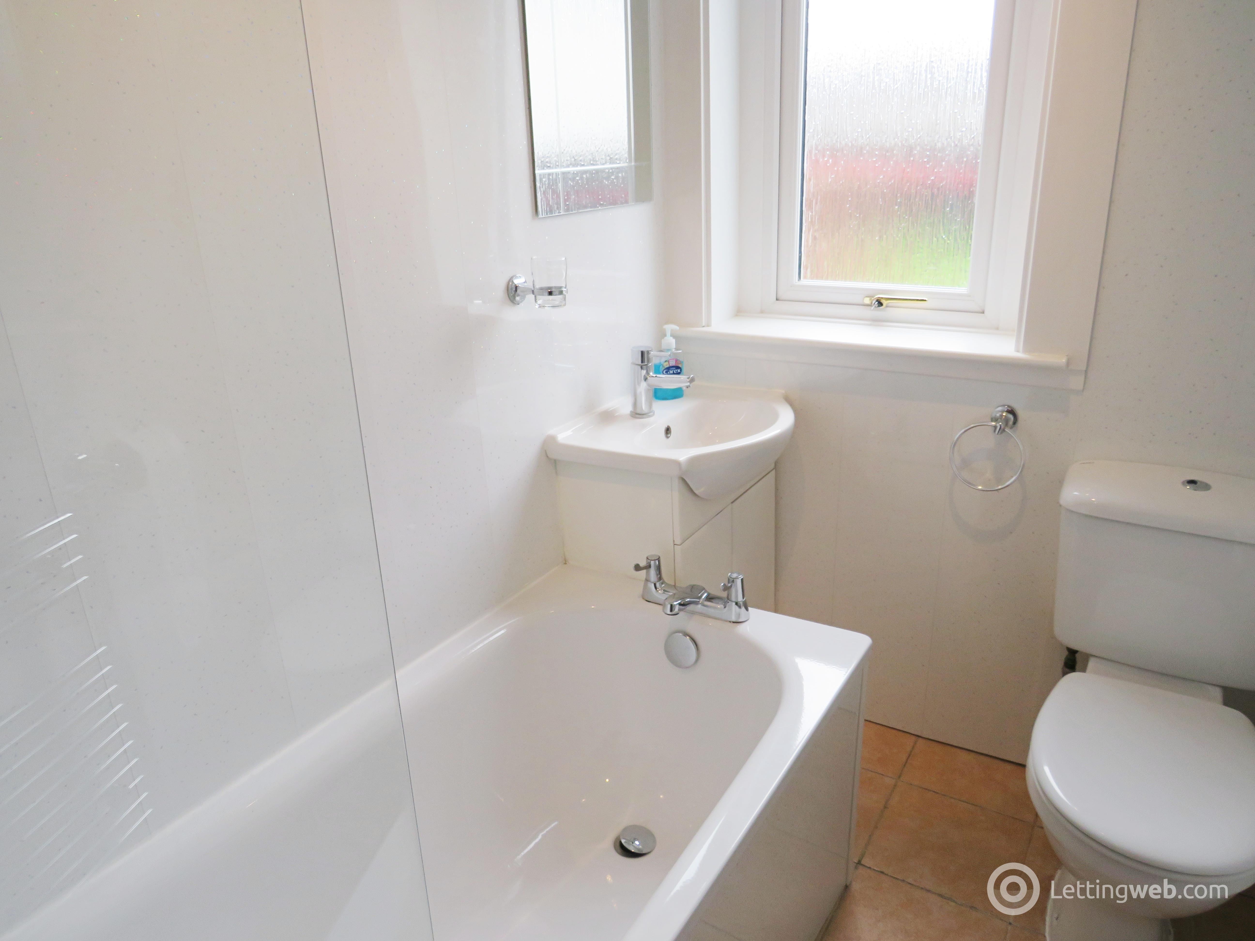 Property to rent in Old Edinburgh Road, Uddingston