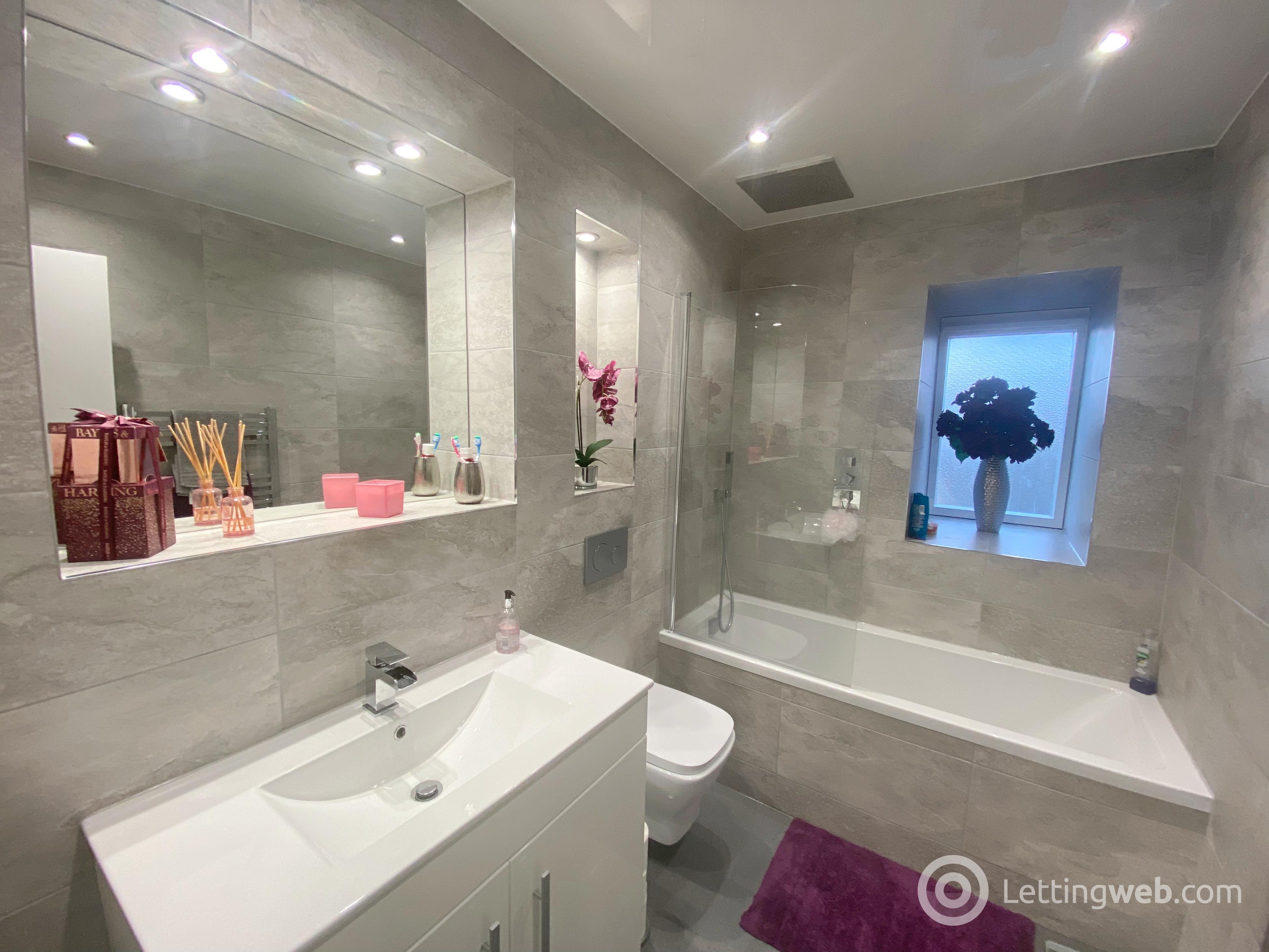 Property to rent in Park View, Strathaven, ML10 6NW