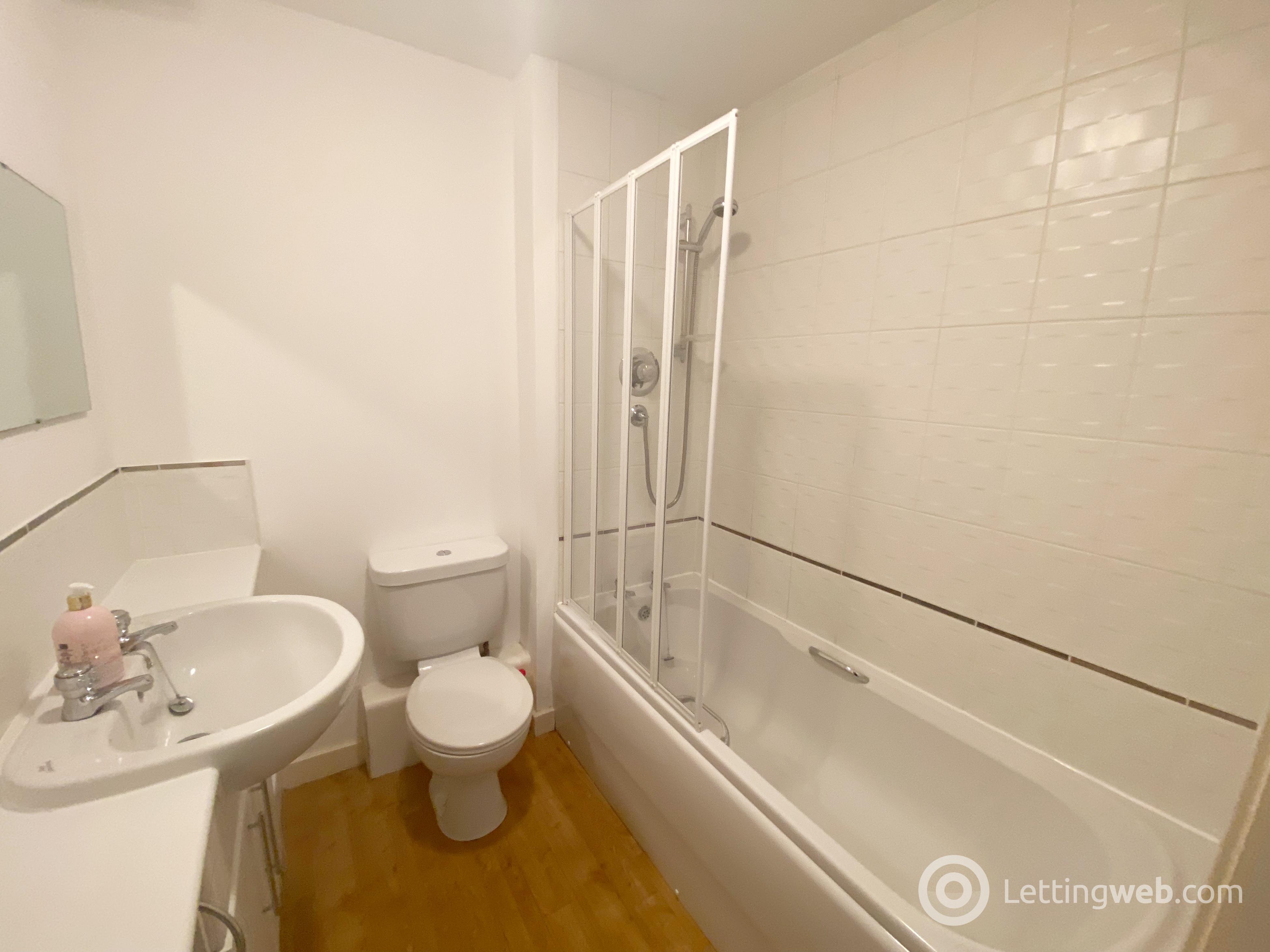 Property to rent in West Wellhall Wynd, Hamilton, ML3 9GA