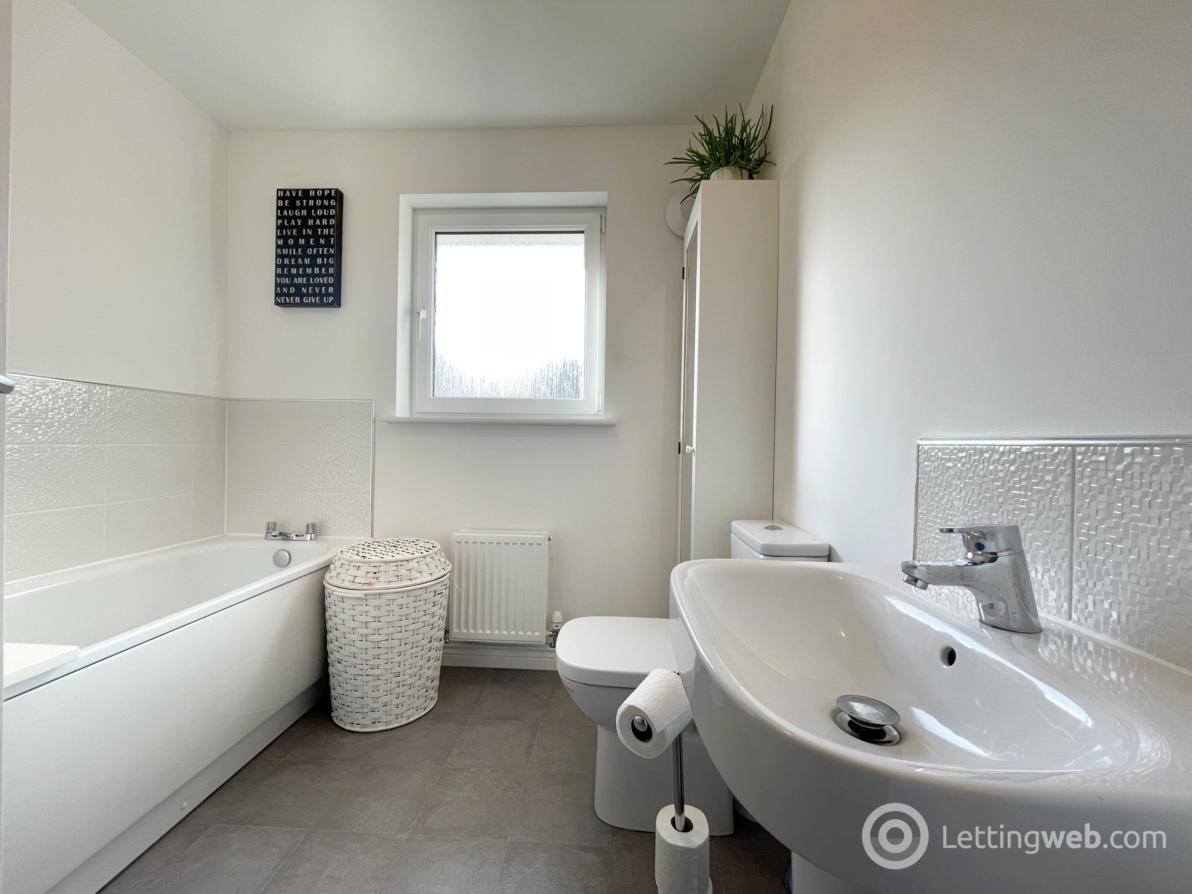 Property to rent in Rickard Avenue, Strathaven, ML10 6GW