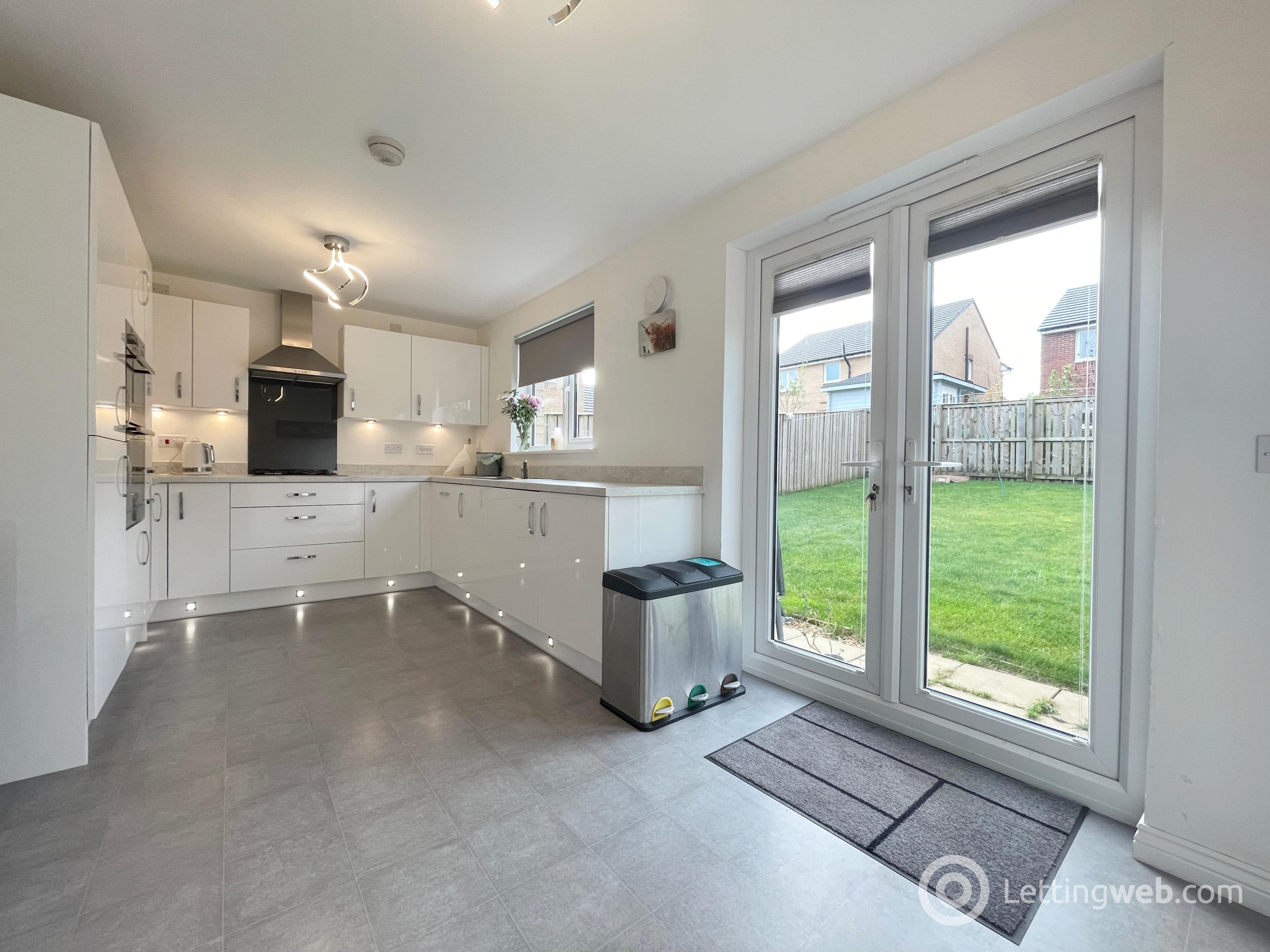 Property to rent in Rickard Avenue, Strathaven, ML10 6GW