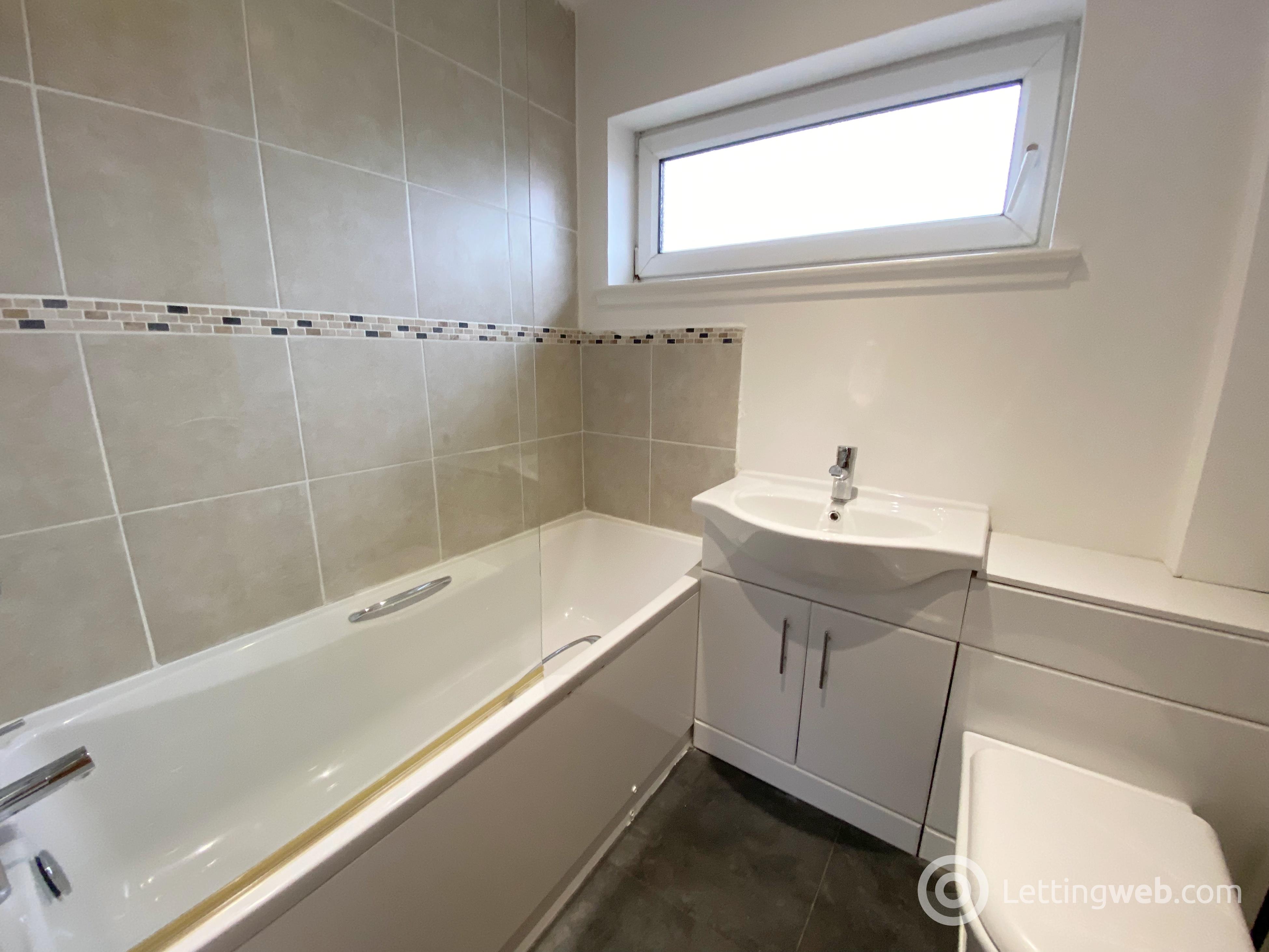 Property to rent in Kames Road, Shotts, ML7 4JD