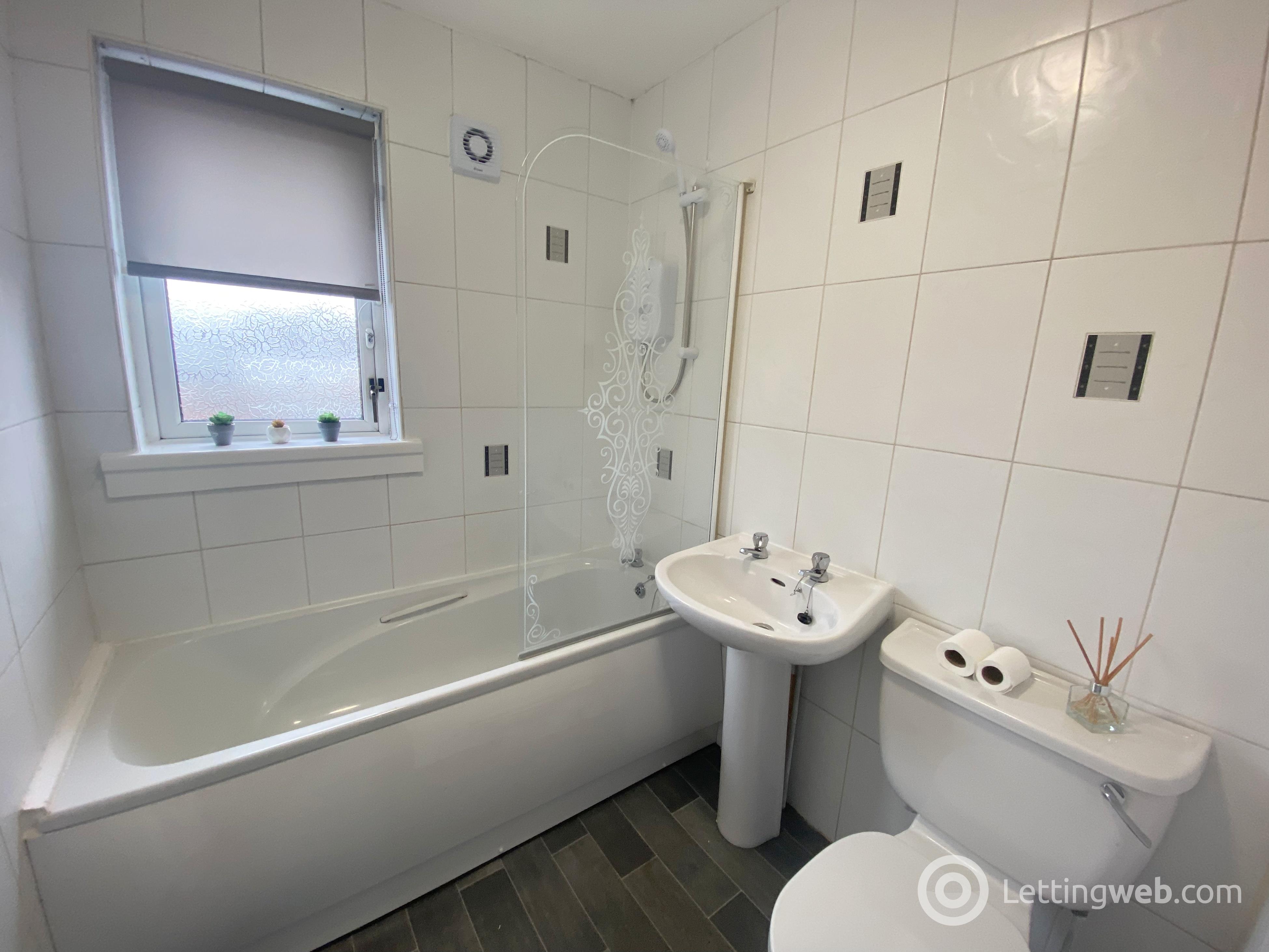 Property to rent in Muir Street, Larkhall, ML9 2BQ