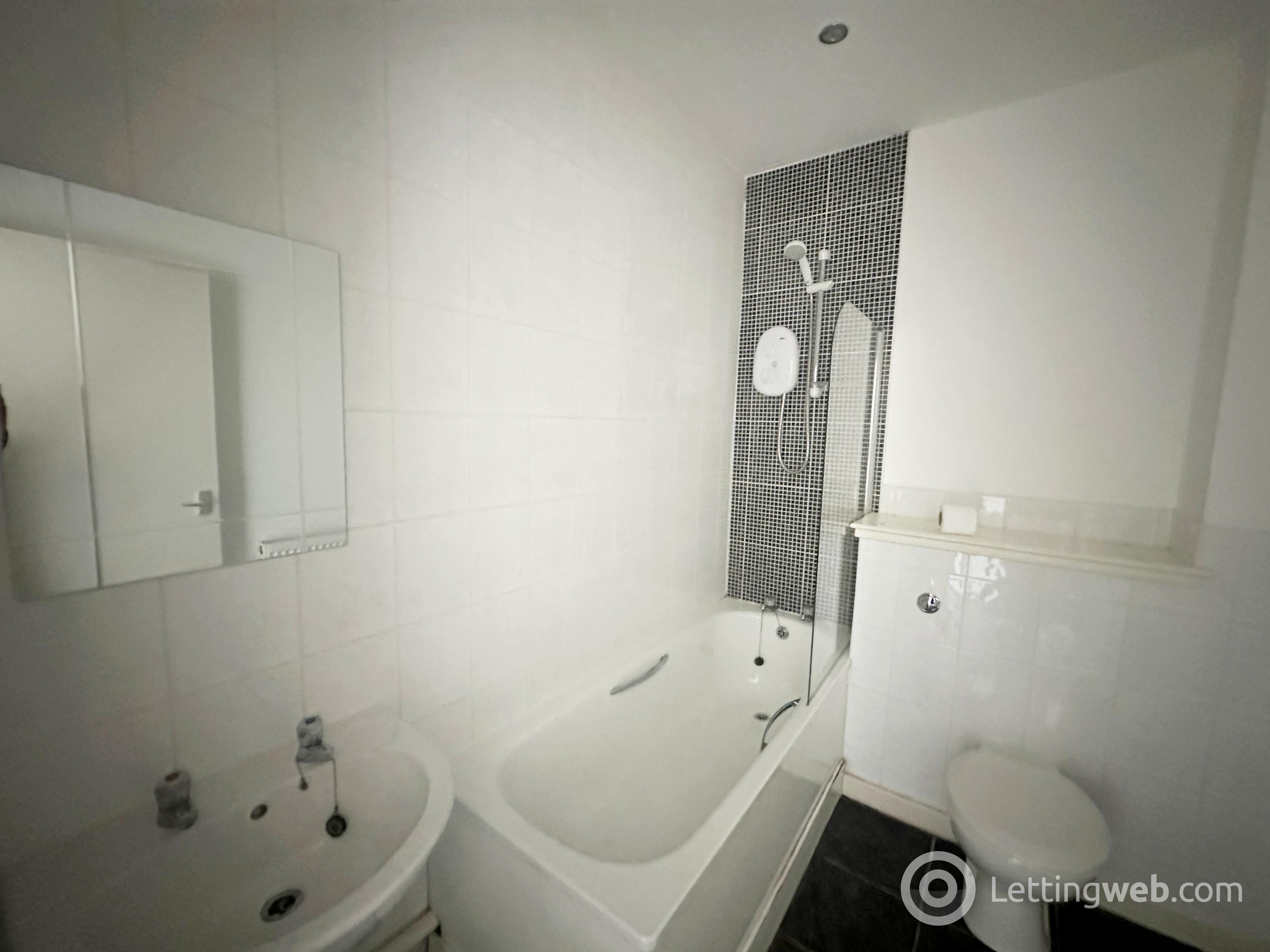 Property to rent in Young Street, Wishaw, ML2 8HJ