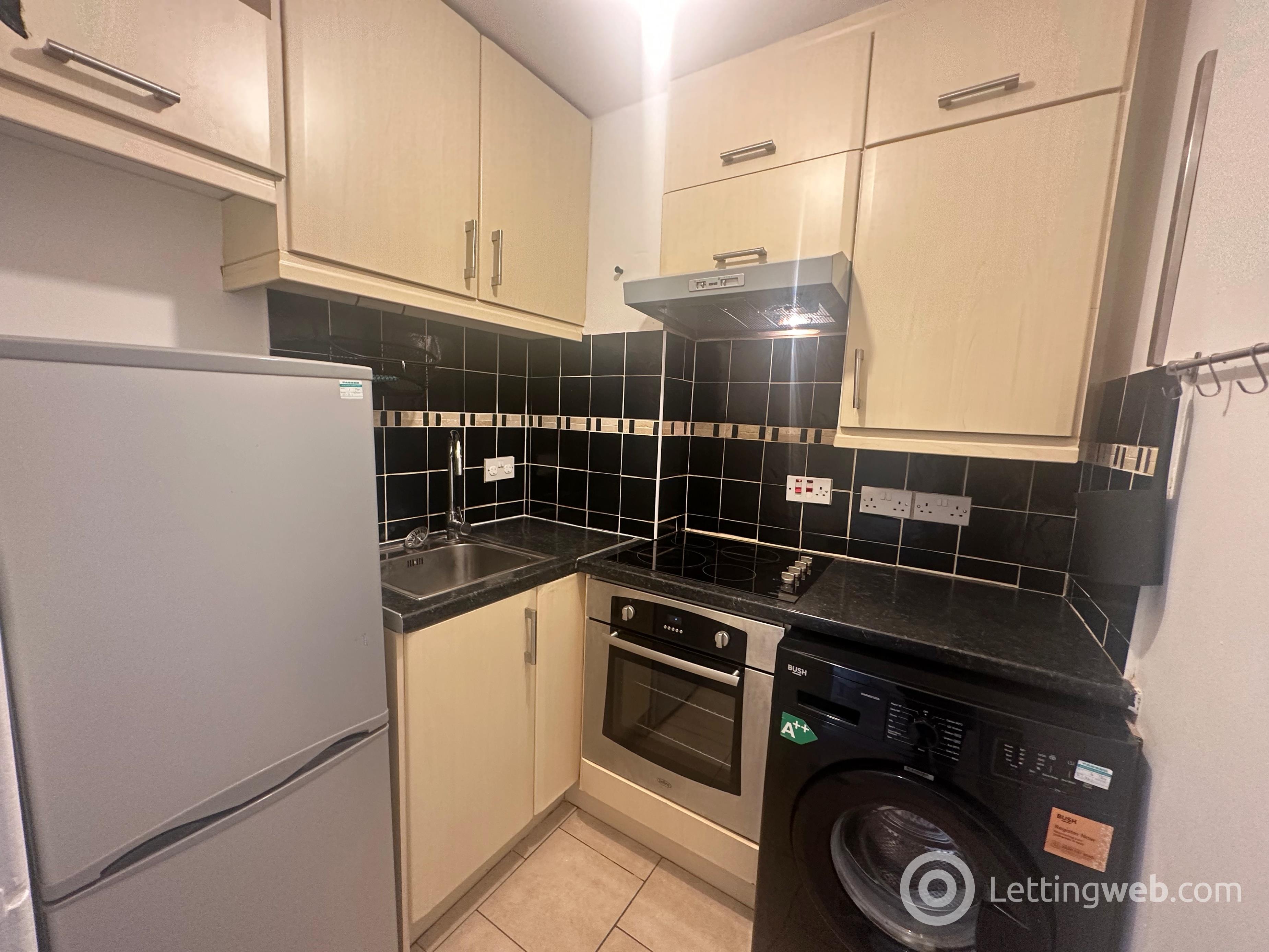 Property to rent in Somerville Drive, Glasgow, G42 9BE