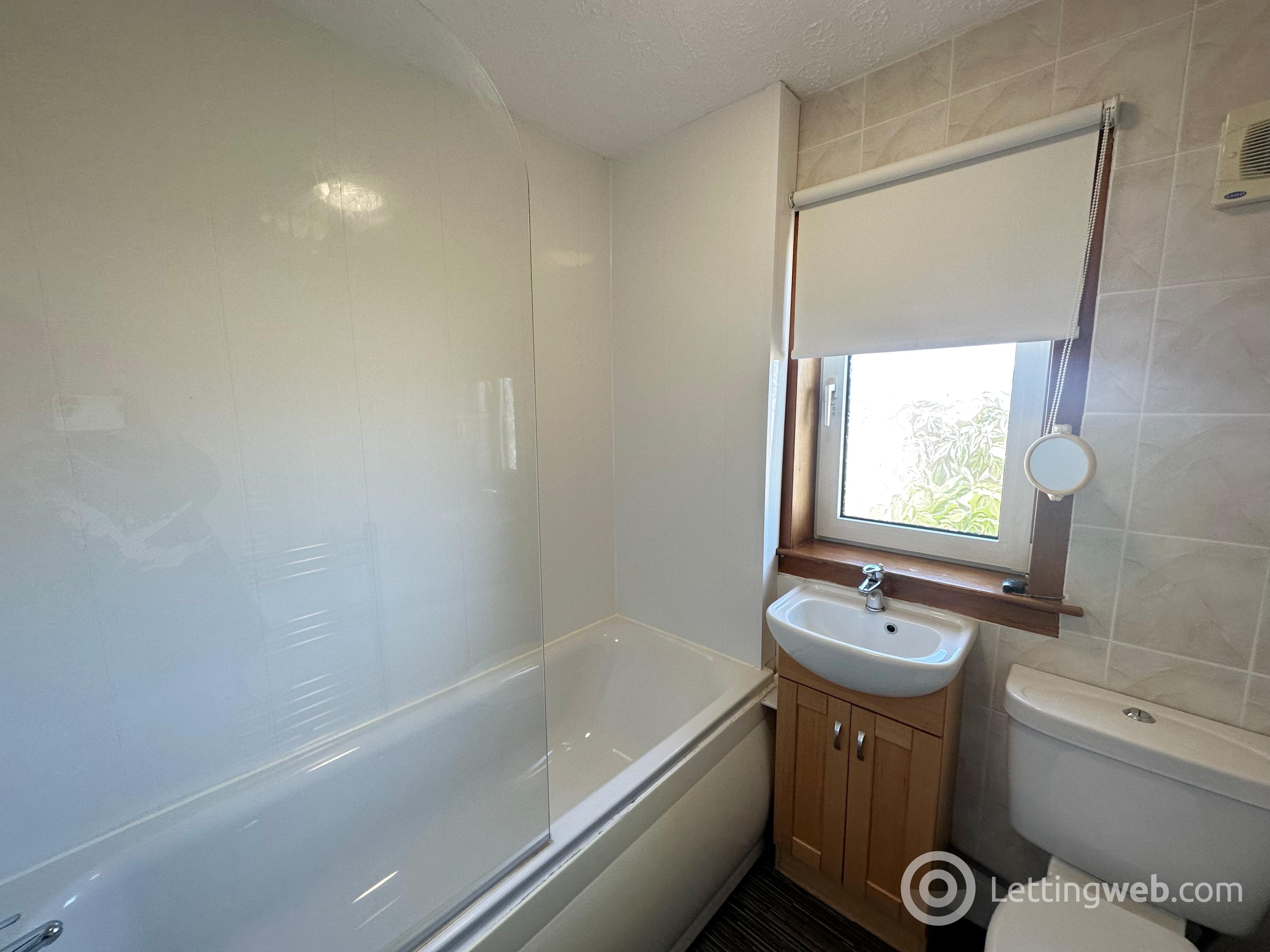 Property to rent in Neilvaig Drive, Rutherglen