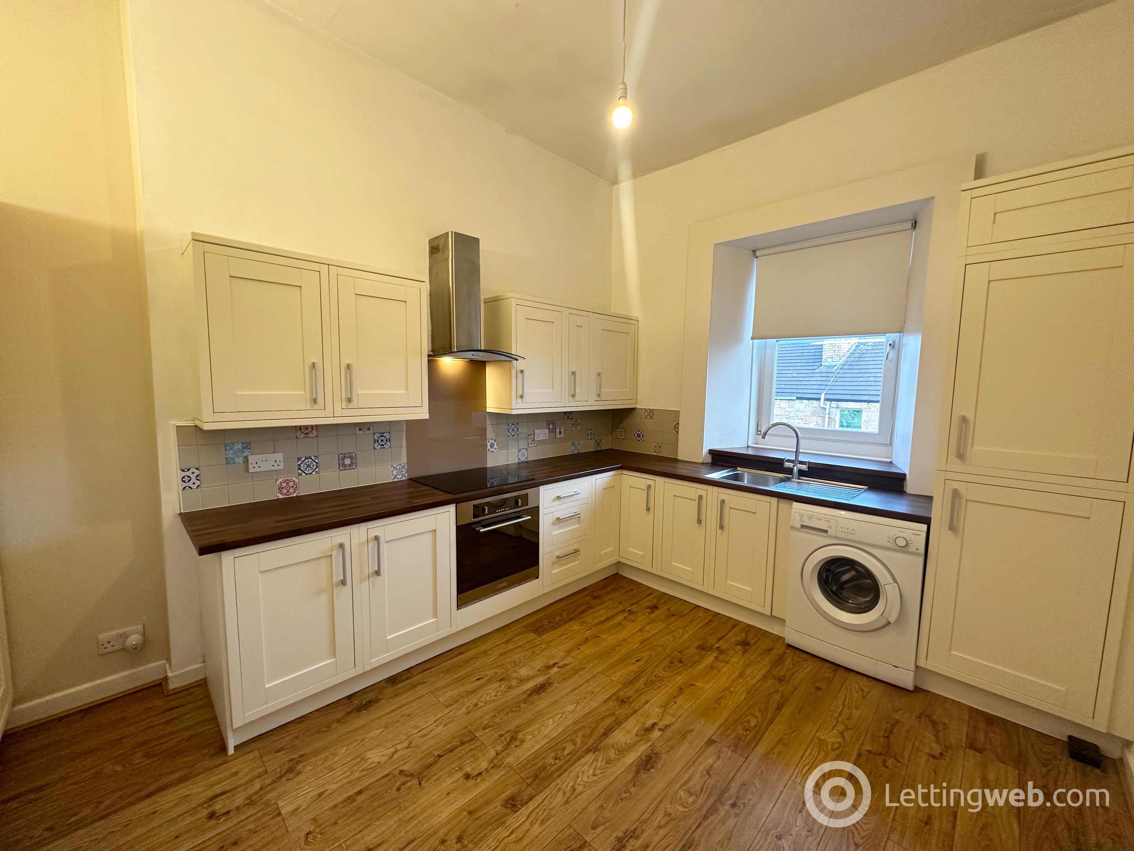 Property to rent in 3/2, 28 Albert Avenue, Glasgow, G42 8RE