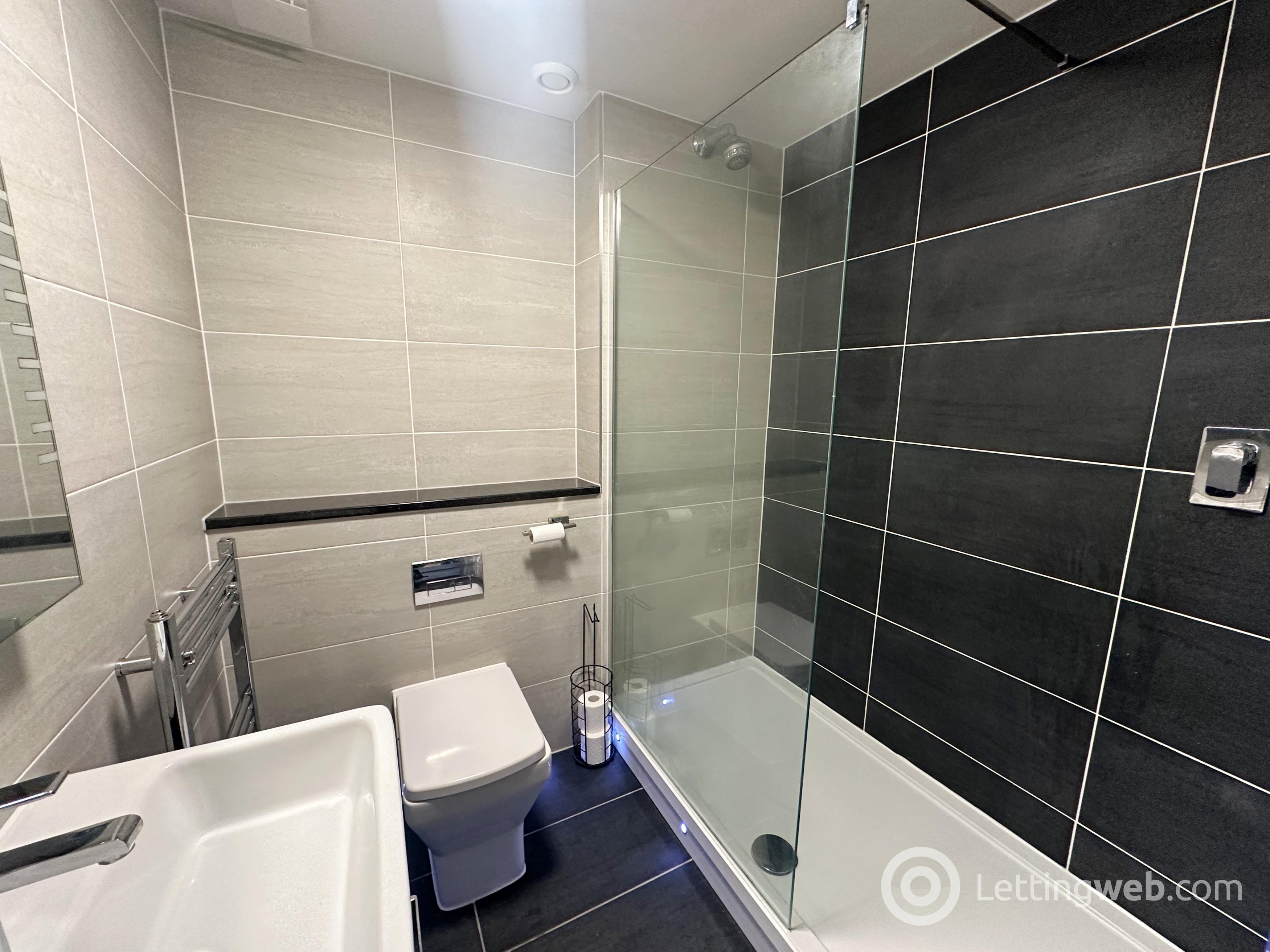 Property to rent in West Wellhall Wynd, Hamilton, ML3 9GA