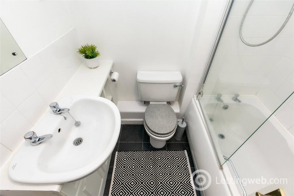 Property to rent in Fonthill Avenue, City Centre, Aberdeen, AB11 6TG