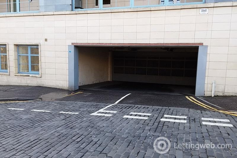 Property to rent in LILYBANK MEWS