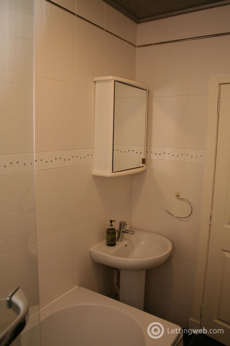 Property to rent in Clepington Road