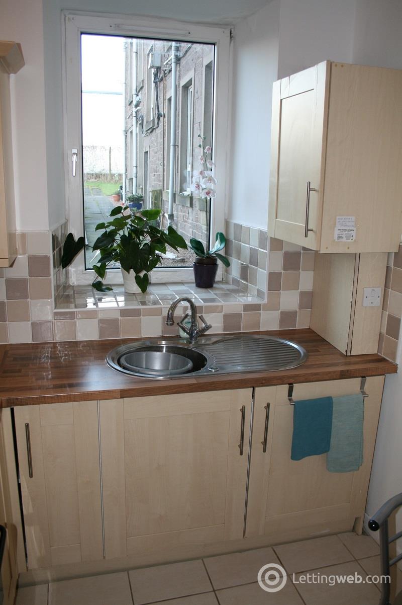 Property to rent in Clepington Road
