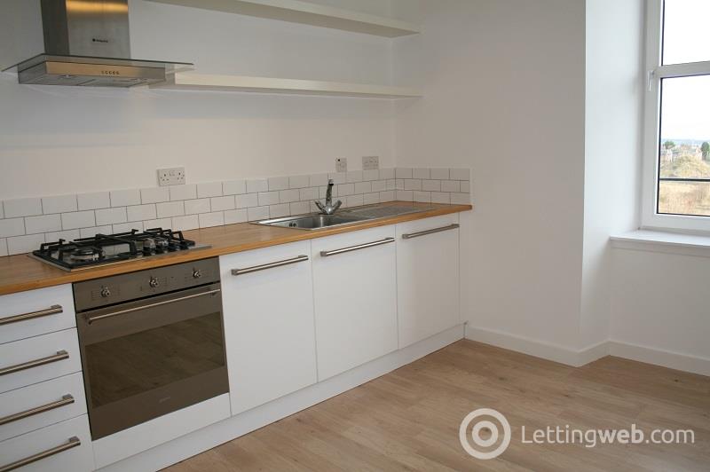 Property to rent in CLEPINGTON ROAD