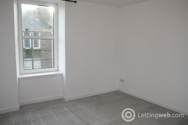 Property to rent in CLEPINGTON ROAD