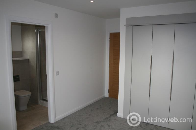 Property to rent in Woodland Drive