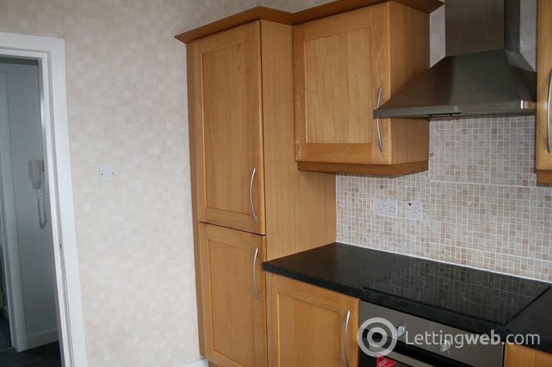 Property to rent in Clepington Road Dundee