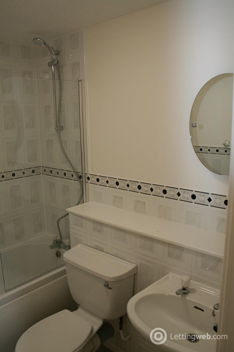 Property to rent in Knightswood Court
