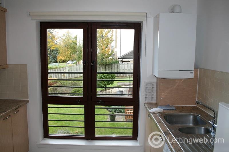 Property to rent in Knightswood Court