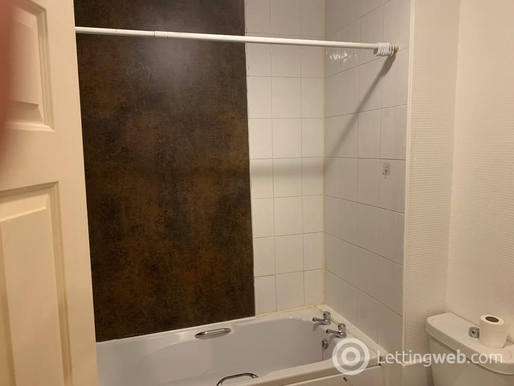 Property to rent in Forth Street, Riverside, Stirling, FK8 1UF