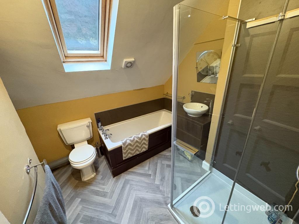 Property to rent in High Street, Tillicoultry, Clackmannanshire, FK13 6DT