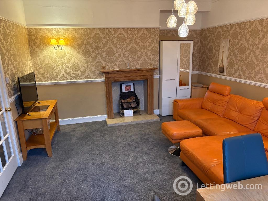 Property to rent in High Street, Tillicoultry, Clackmannanshire, FK13 6DT