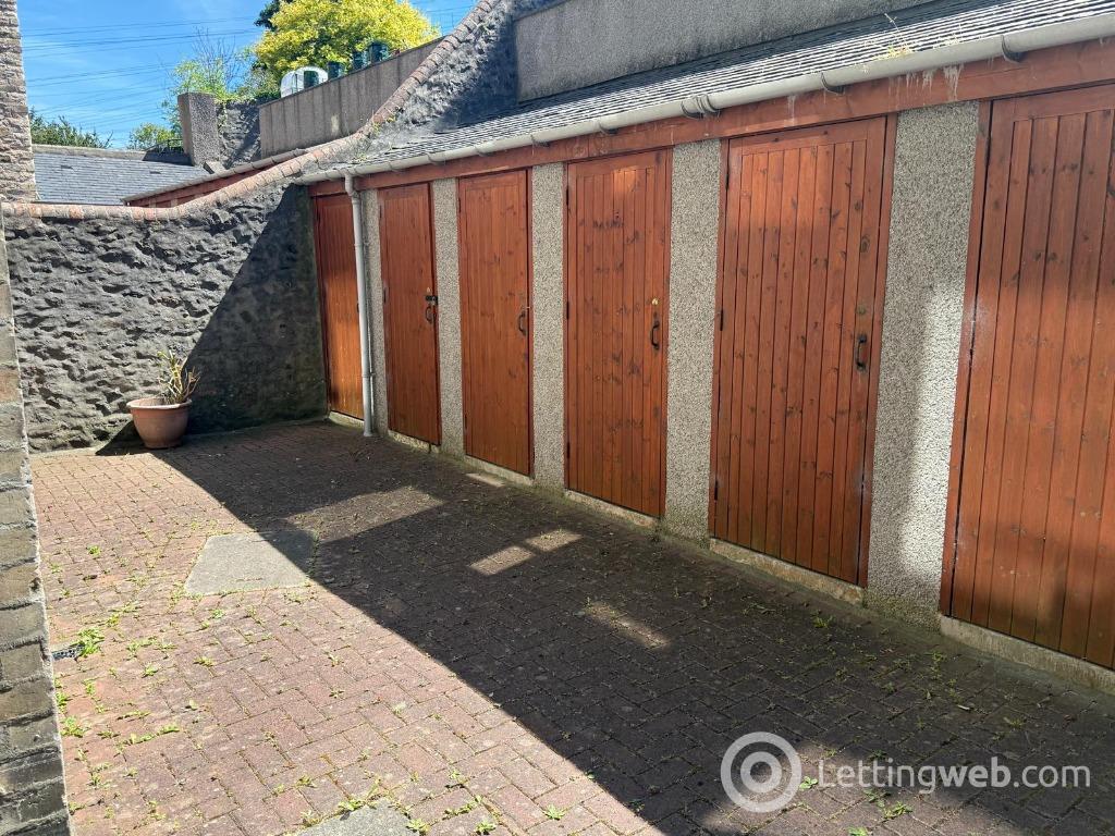 Property to rent in Victoria Road, Aberdeen, AB11 9NN