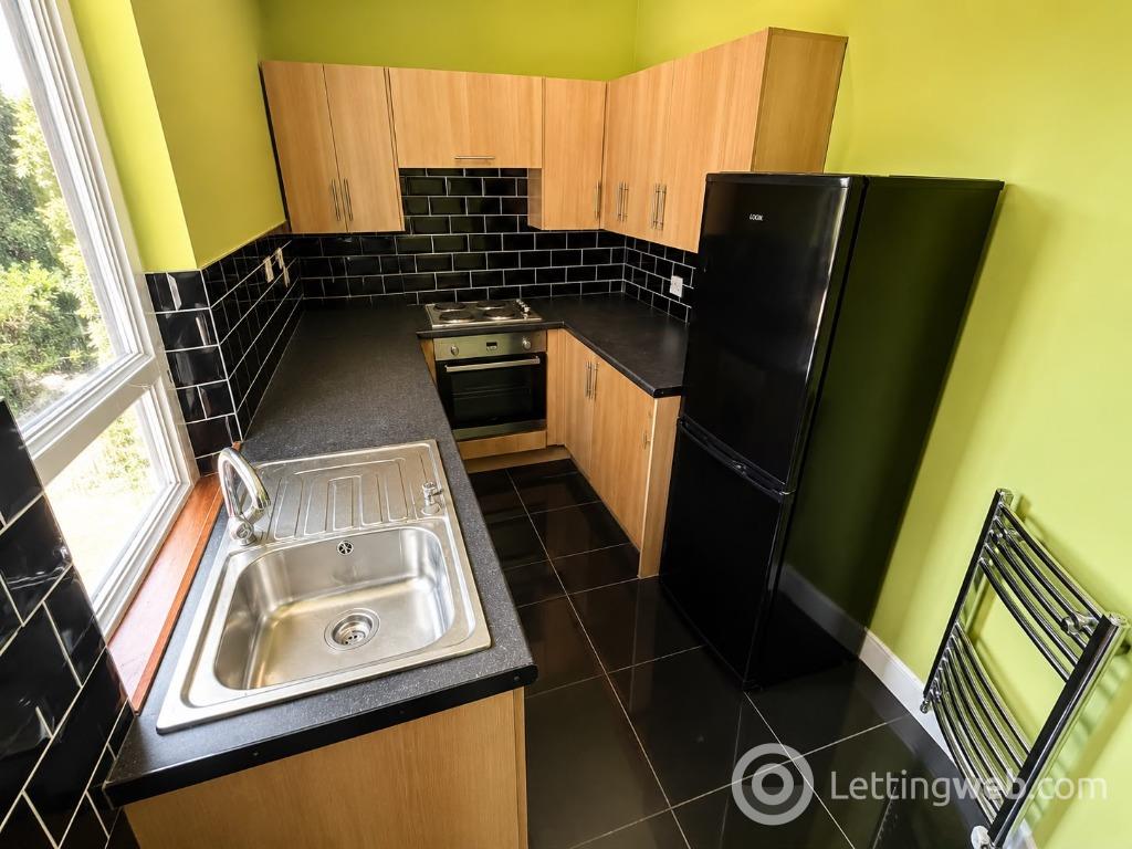 Property to rent in Victoria Road, Aberdeen, AB11 9NN