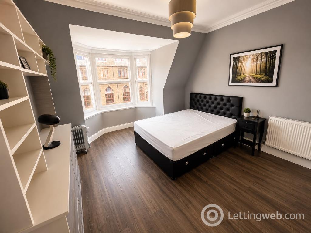 Property to rent in Victoria Road, Aberdeen, AB11 9NN