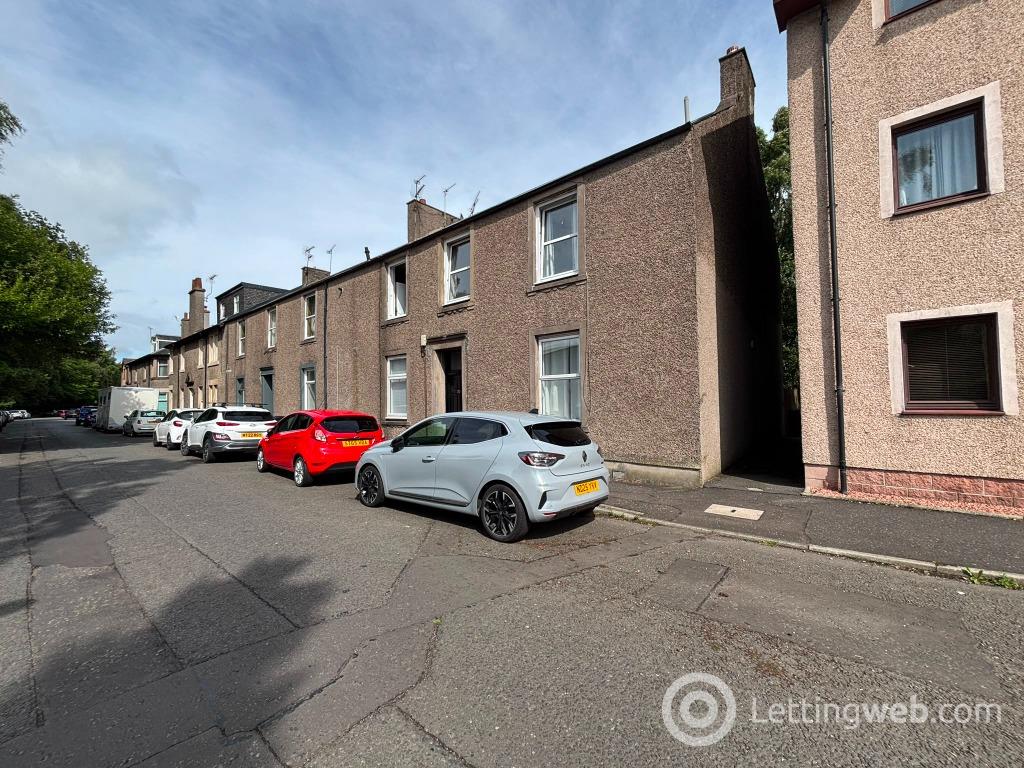 Property to rent in Forth Street, Riverside, Stirling, FK8 1UF