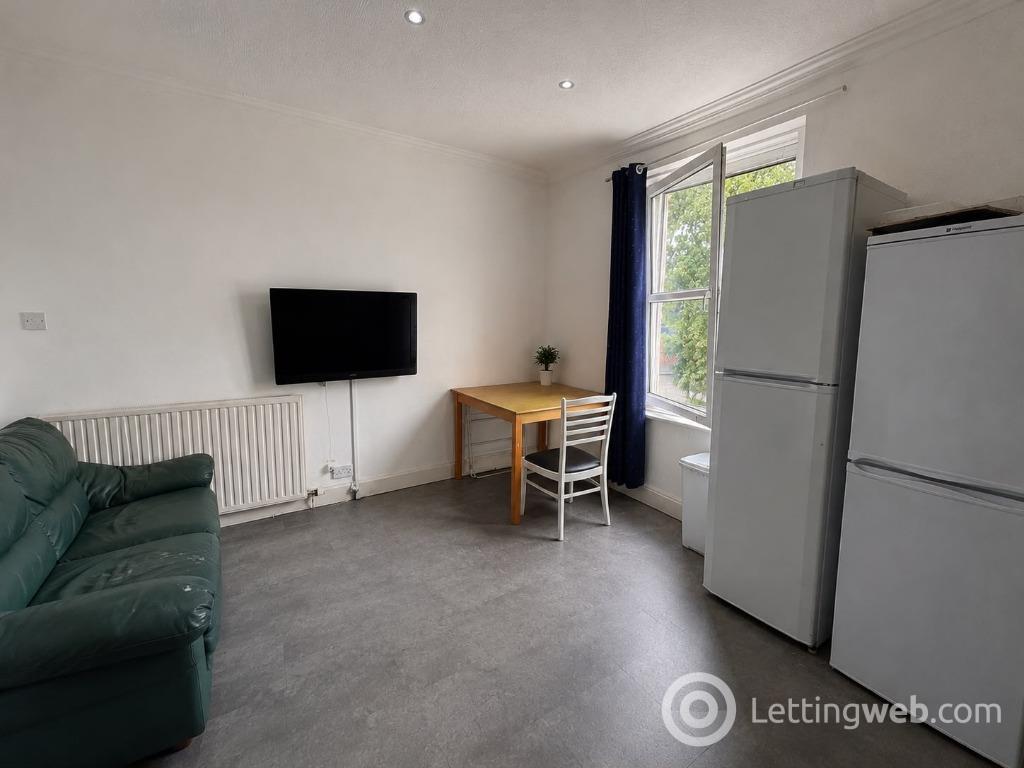 Property to rent in Forth Street, Riverside, Stirling, FK8 1UF