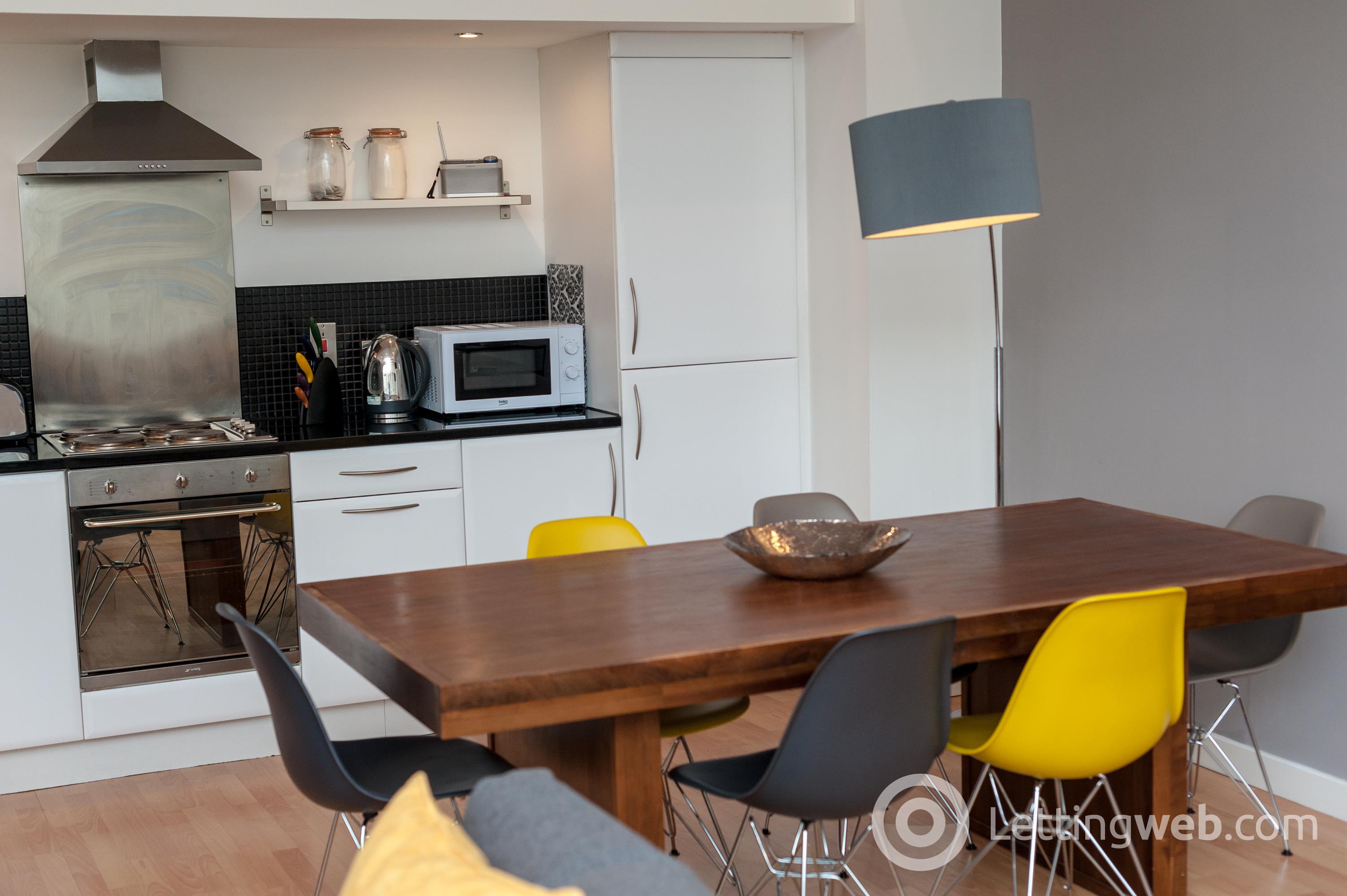 Property to rent in 2/13, 145 Albion Street, Glasgow, G1 1QS