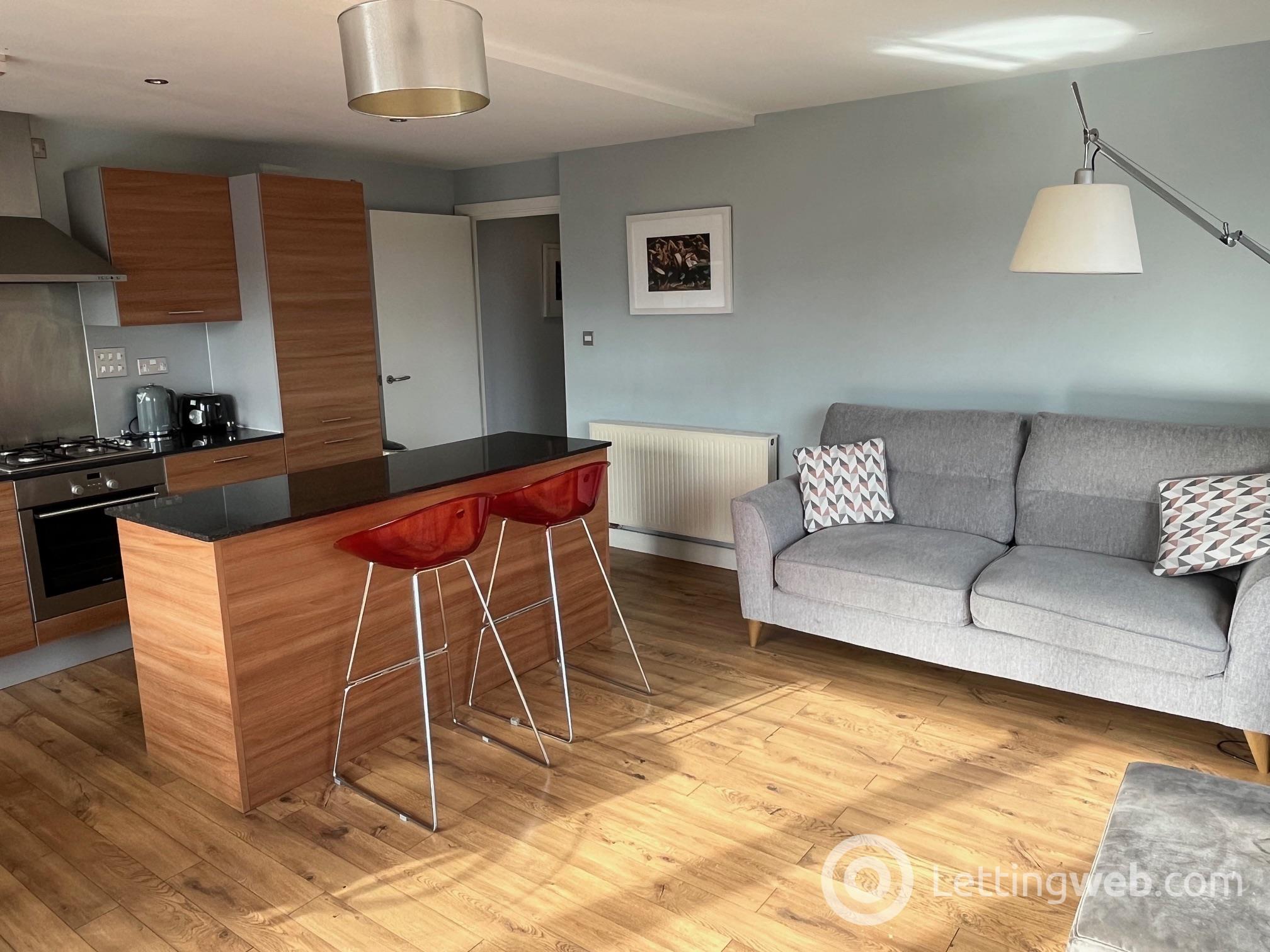 Property to rent in 4/4, 120 Ingram Street, Glasgow, G1 1EJ