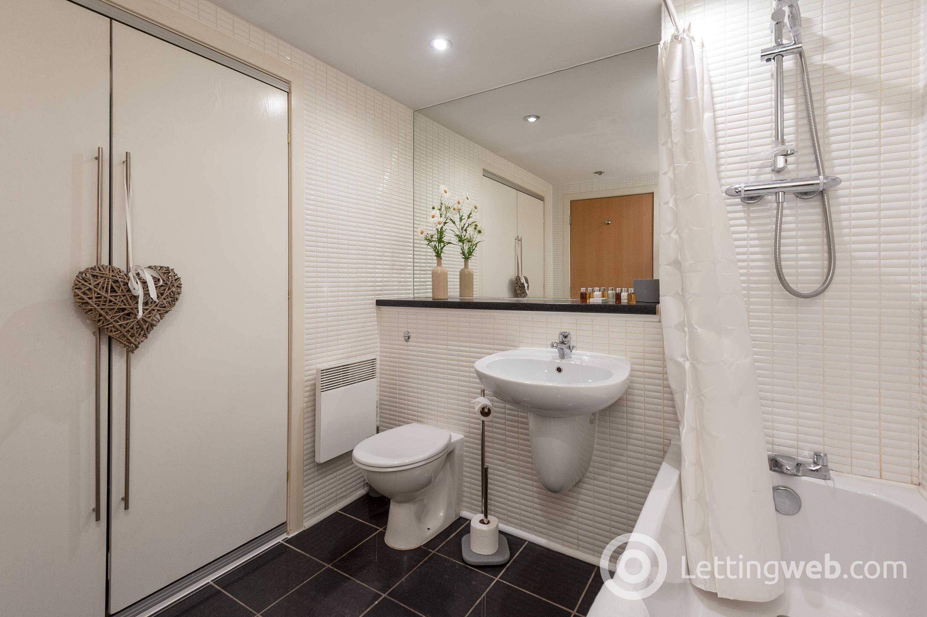 Property to rent in 2/13, 145 Albion Street, Glasgow, G1 1QS