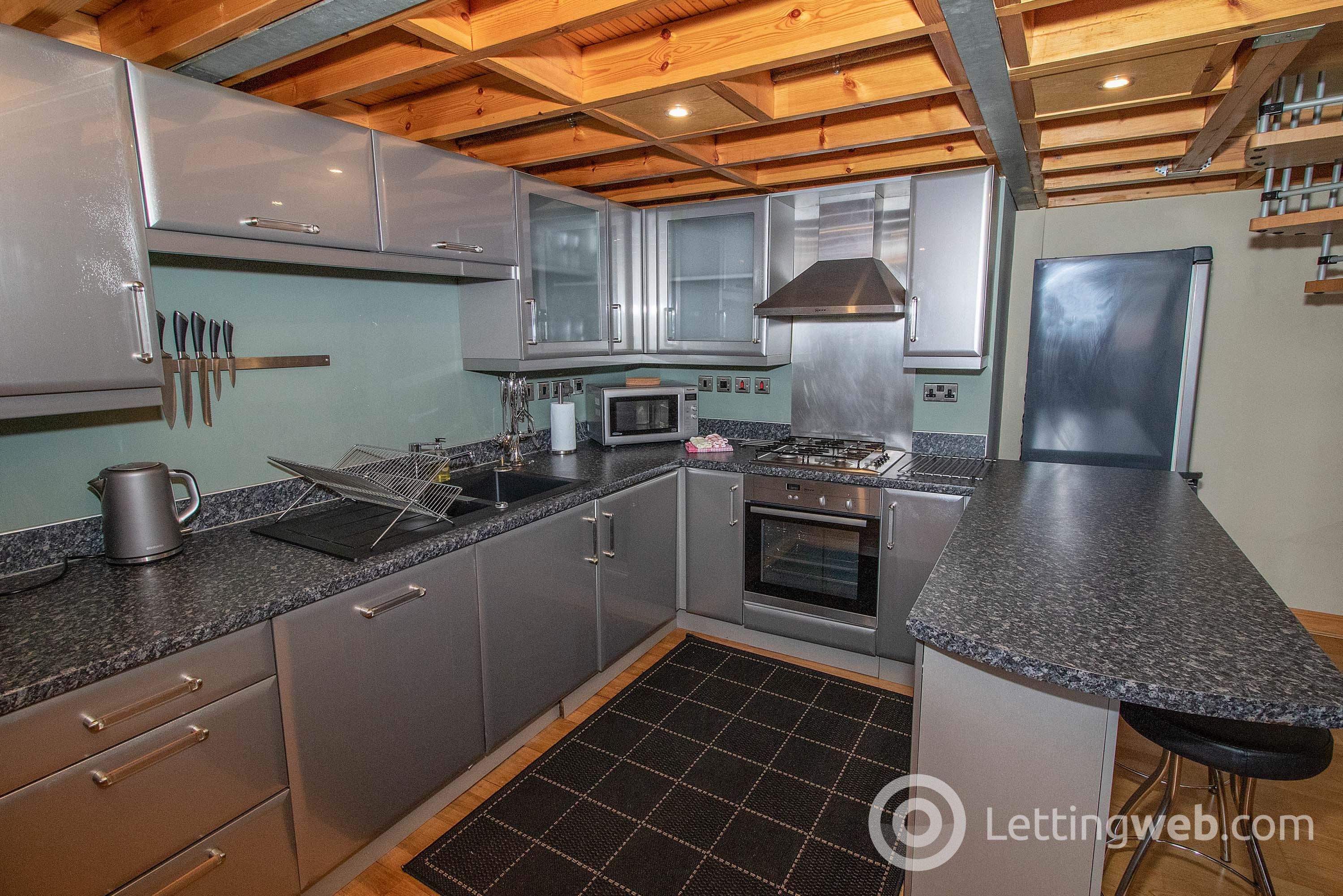 Property to rent in 29 College Street