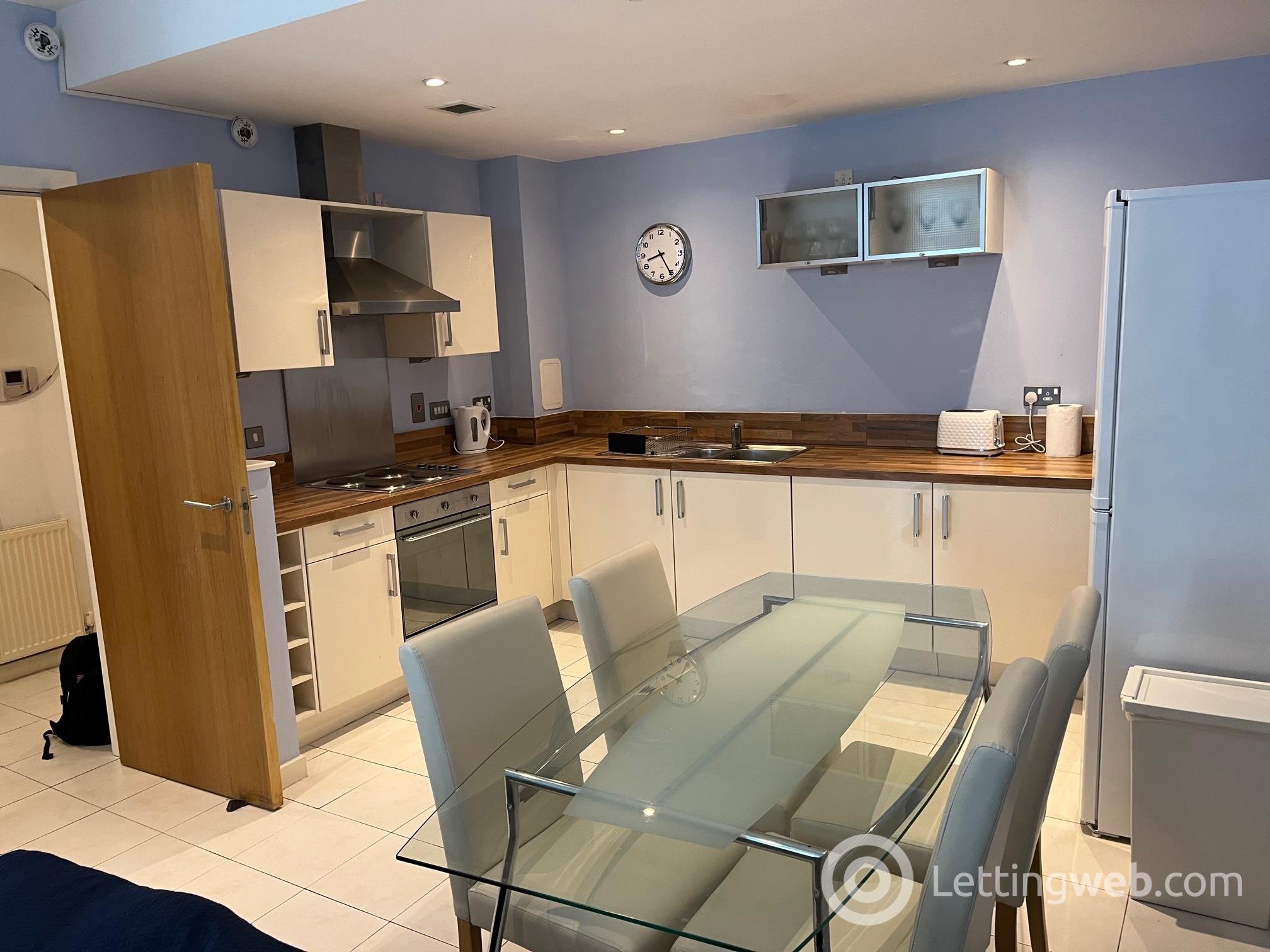 Property to rent in 1/4, 23 Oswald Street, Glasgow, G1 4PE