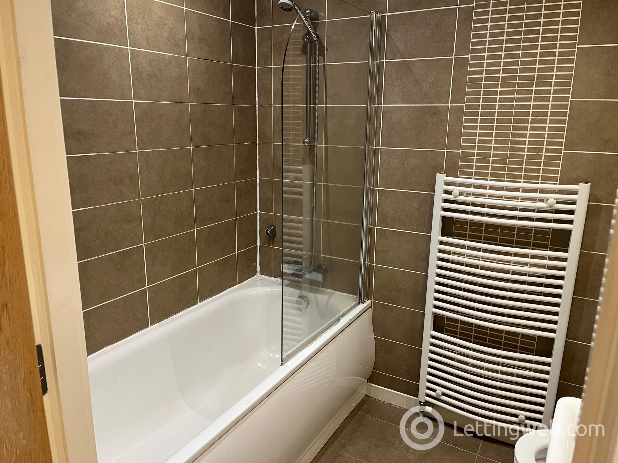 Property to rent in 1/4, 23 Oswald Street, Glasgow, G1 4PE