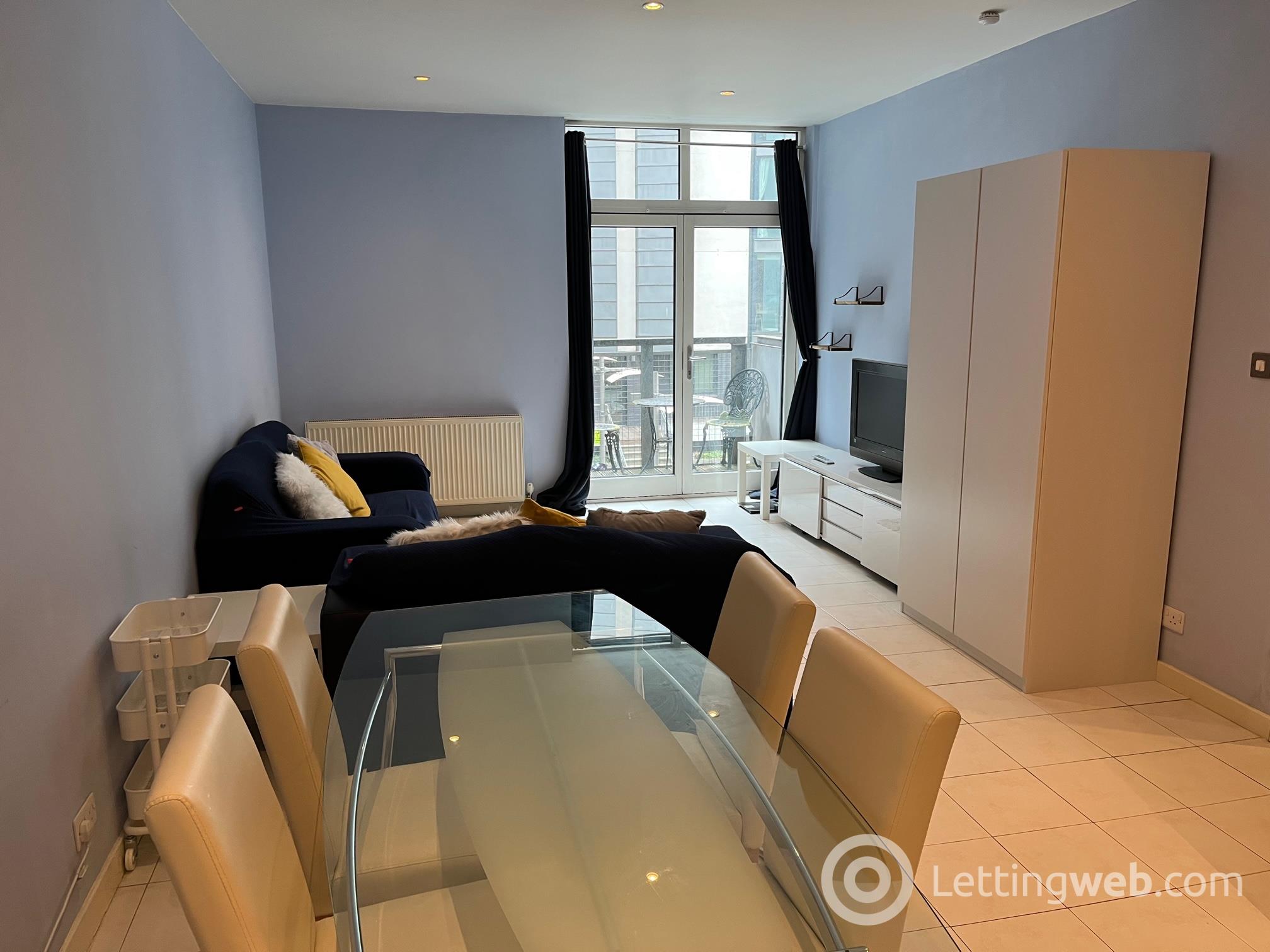 Property to rent in 1/4, 23 Oswald Street, Glasgow, G1 4PE