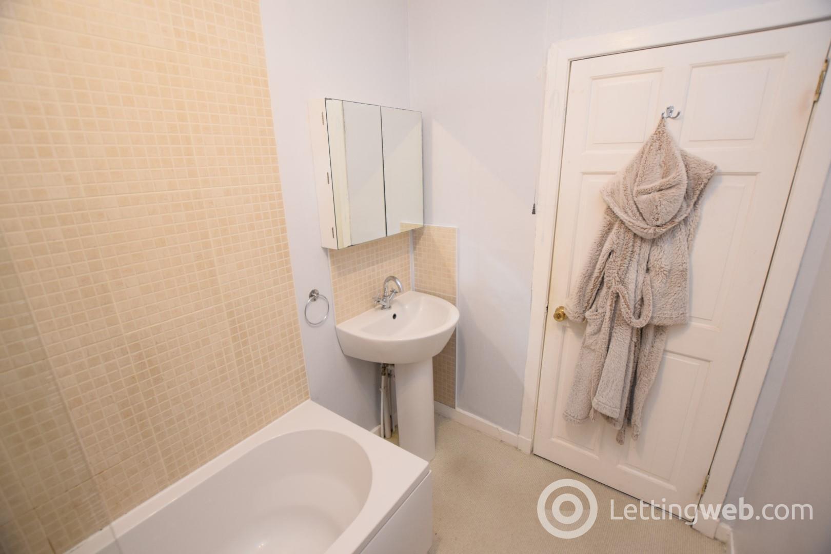 Property to rent in 5 Blyth Place, Dundee, DD2 2LX