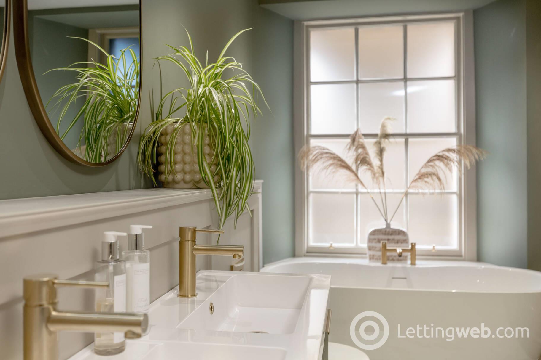 Property to rent in Gloucester Place, New Town, Edinburgh