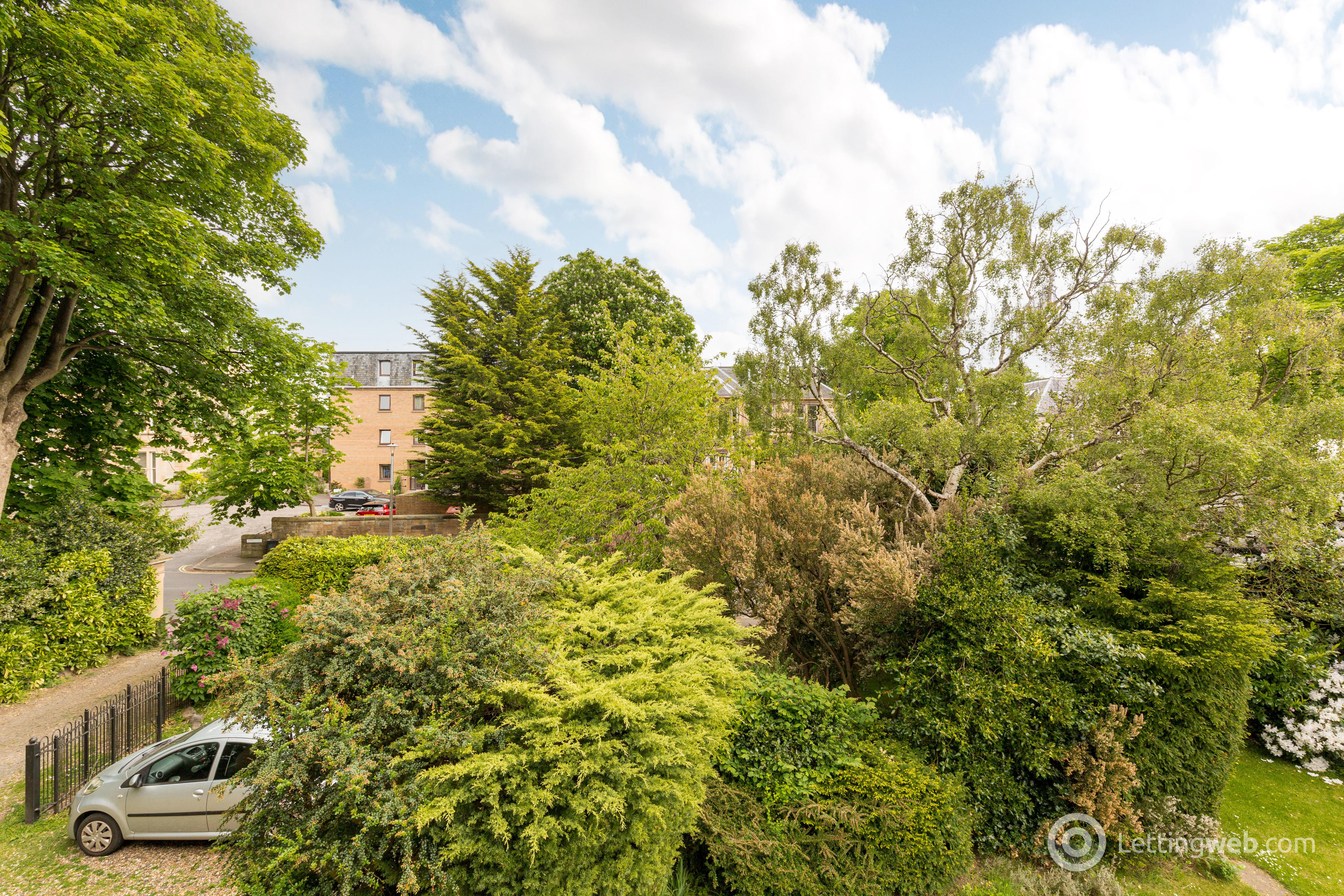 Property to rent in Gillsland Road, Merchiston, Edinburgh