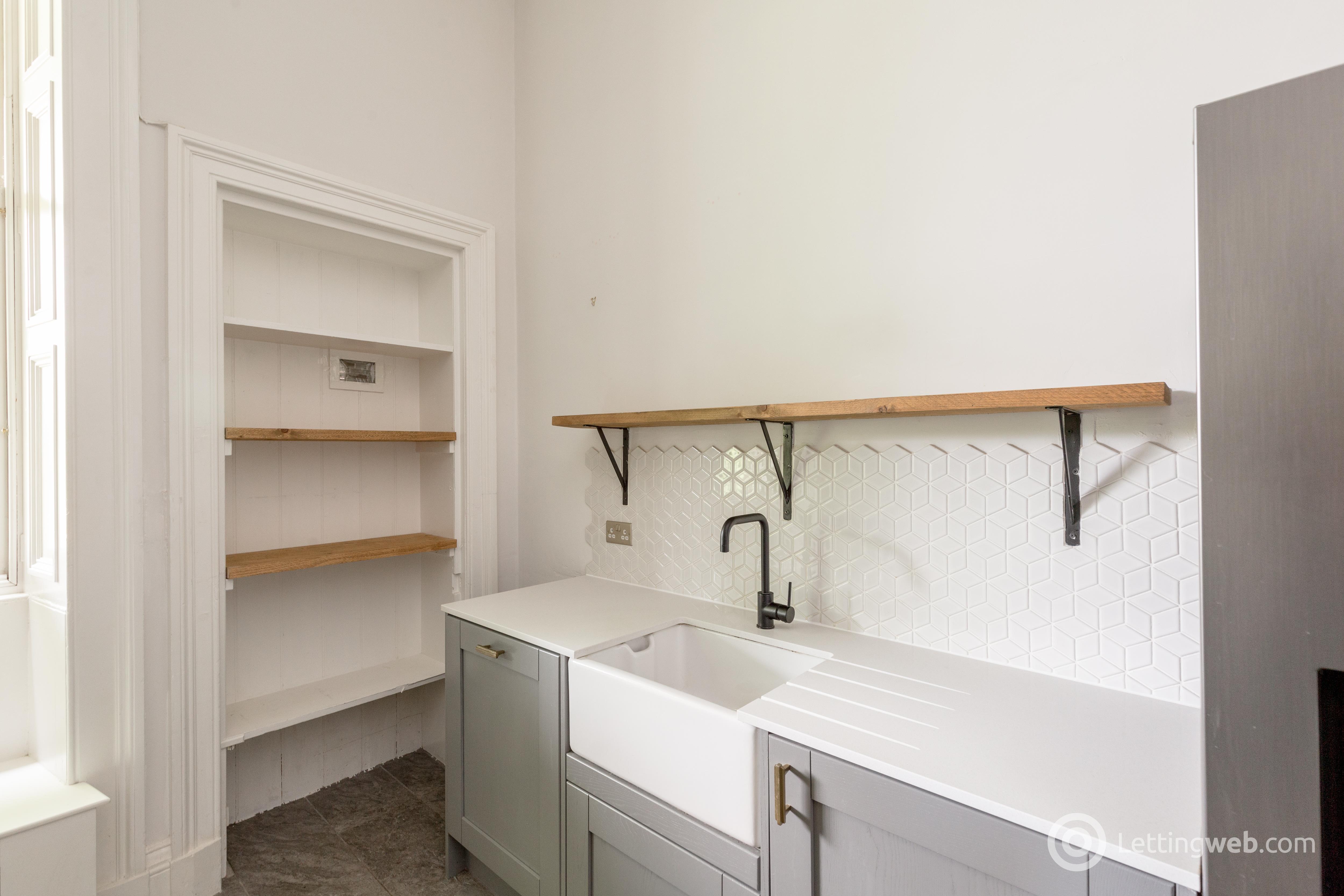 Property to rent in Gillsland Road, Merchiston, Edinburgh