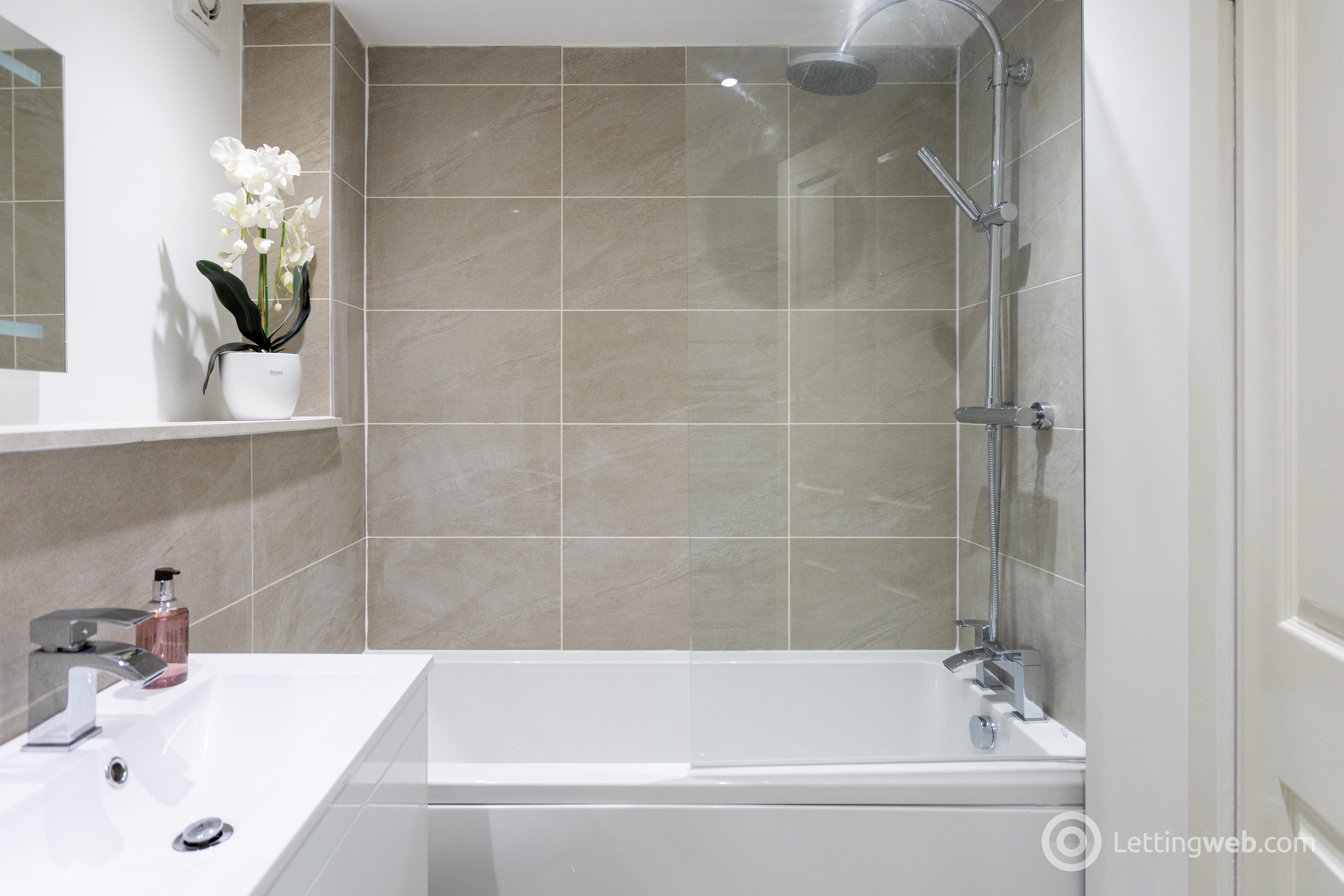 Property to rent in Fair A Far, Cramond, Edinburgh